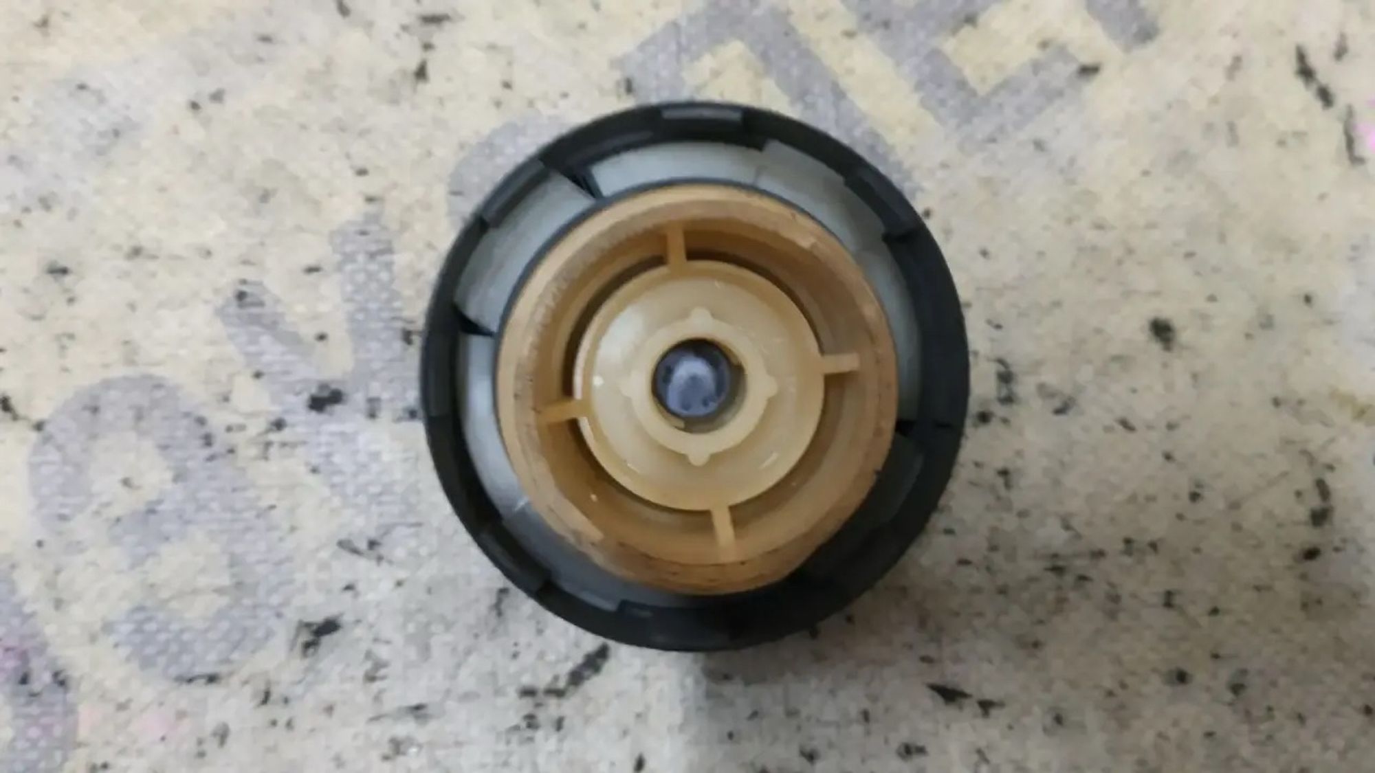 https://ycs.partsauto.market/partsauto-images/thmbs/userImages/87497919e31020c6b1c735431d06908a/part/d4d54515-744b-4d11-8de0-633db2568623_1785132505869.jpg