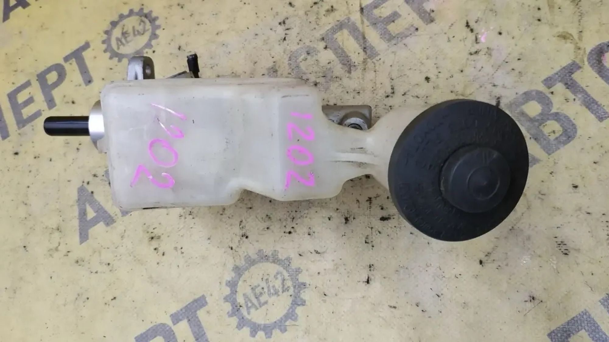 https://ycs.partsauto.market/partsauto-images/thmbs/userImages/87497919e31020c6b1c735431d06908a/part/dafe4bfc-13dc-4e1a-a90a-db7209f9b0fb_1783677179068.jpg