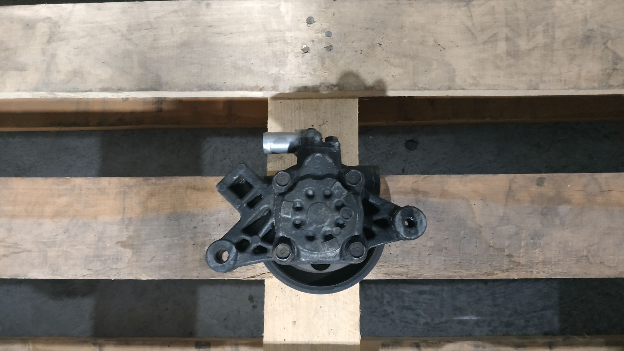 https://ycs.partsauto.market/partsauto-images/thmbs/userImages/87497919e31020c6b1c735431d06908a/part/dda423de-3d89-4130-a748-eb5818dc2849_1695440892866.jpg