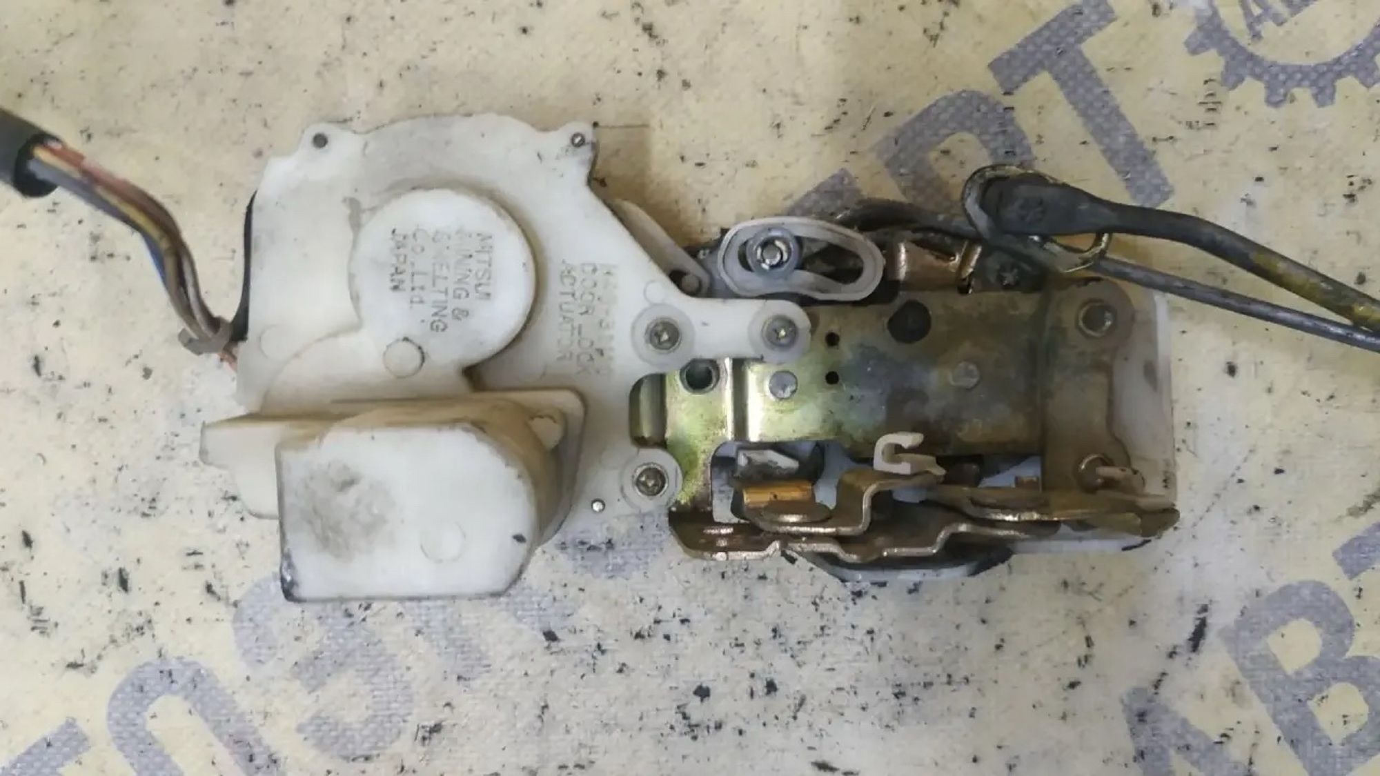 https://ycs.partsauto.market/partsauto-images/thmbs/userImages/87497919e31020c6b1c735431d06908a/part/dde212a1-3996-4bda-9ed4-9e72712dfc13_1783327311655.jpg
