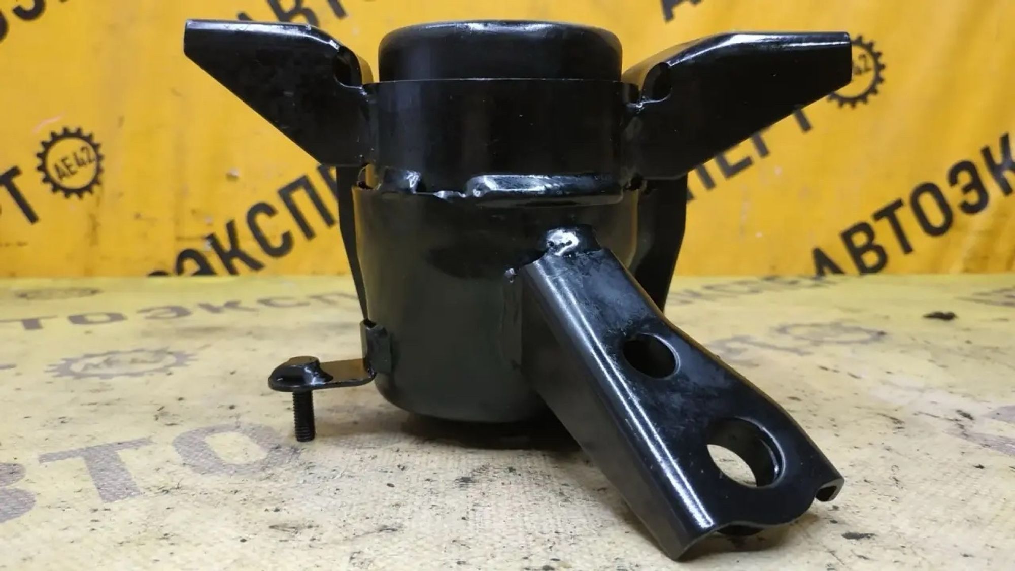 https://ycs.partsauto.market/partsauto-images/thmbs/userImages/87497919e31020c6b1c735431d06908a/part/dfcf1d2c-82b0-4a32-91c8-88e095589fce_1784268123515.jpg