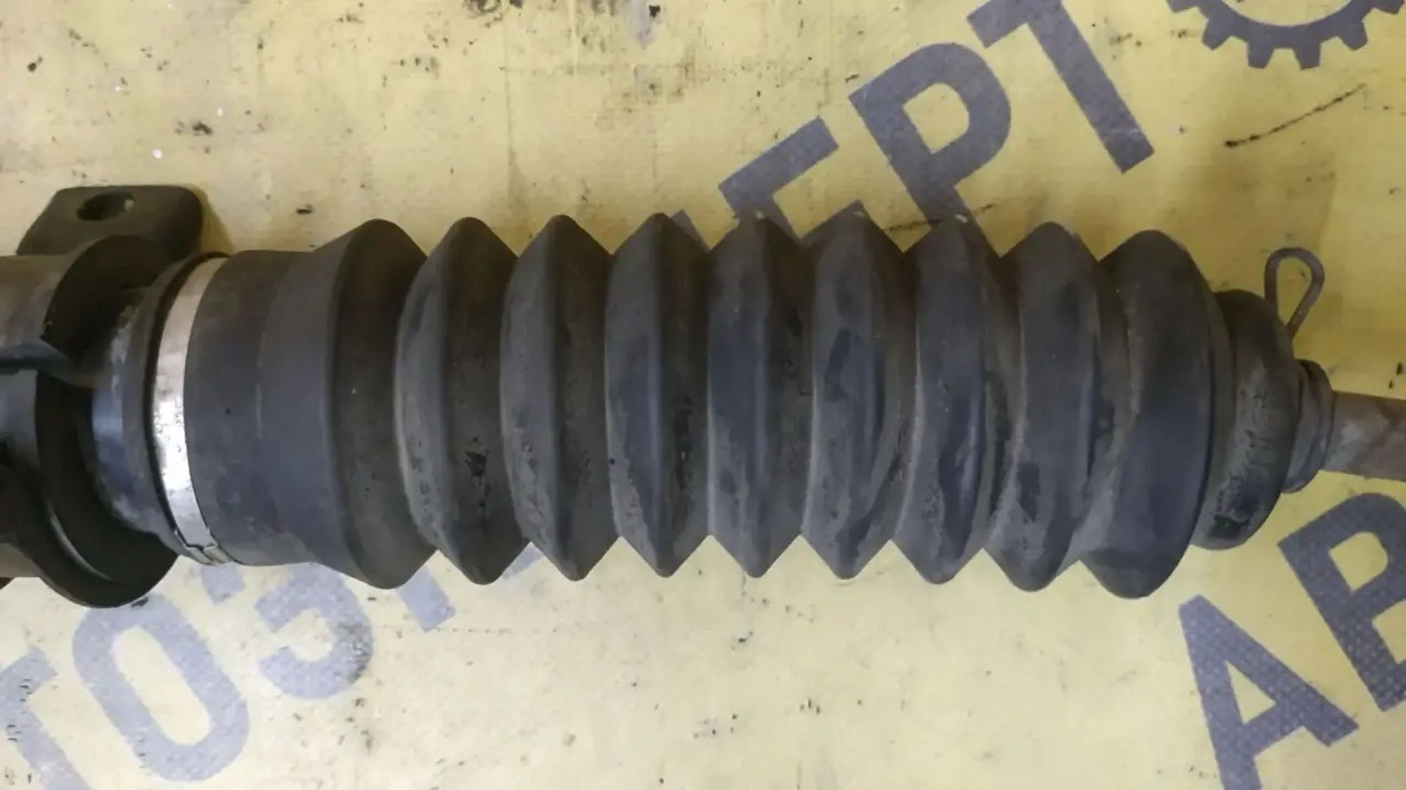 https://ycs.partsauto.market/partsauto-images/thmbs/userImages/87497919e31020c6b1c735431d06908a/part/e1726603-7236-4113-82fc-68f080076749_1784614789185.jpg