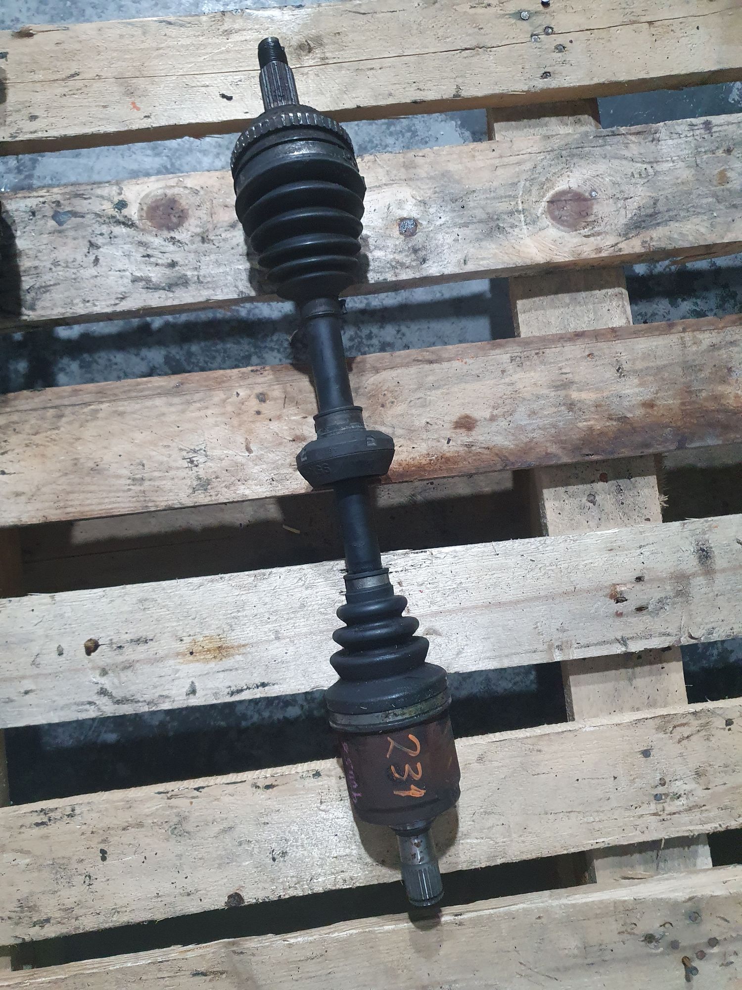https://ycs.partsauto.market/partsauto-images/thmbs/userImages/87497919e31020c6b1c735431d06908a/part/e58a542d-bd20-43fe-afd3-f12e7035f564_1694753167122.jpg