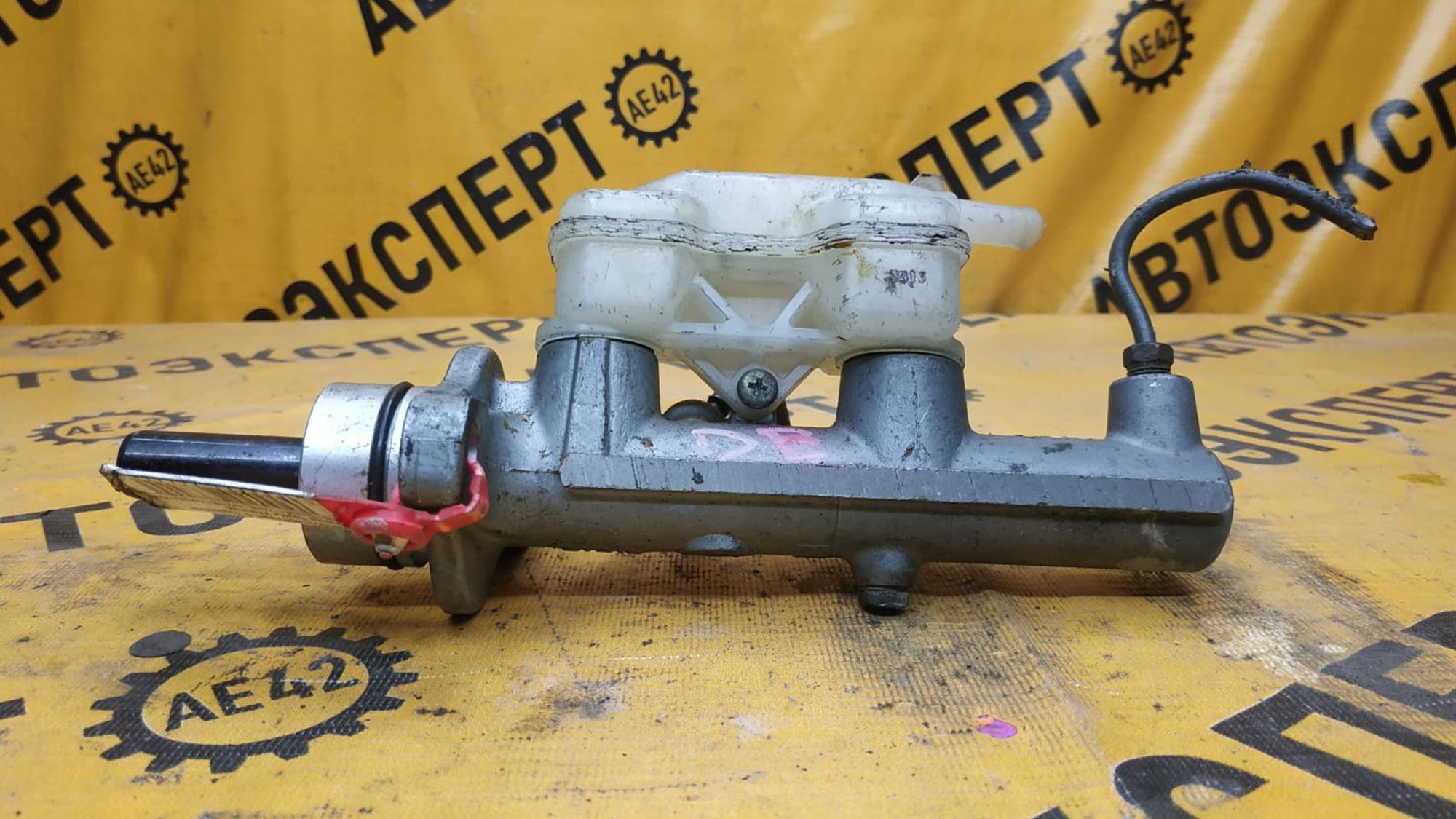 https://ycs.partsauto.market/partsauto-images/thmbs/userImages/87497919e31020c6b1c735431d06908a/part/e8e922d6-692d-44a0-9baf-10fddb56d870_1742532705433.jpg
