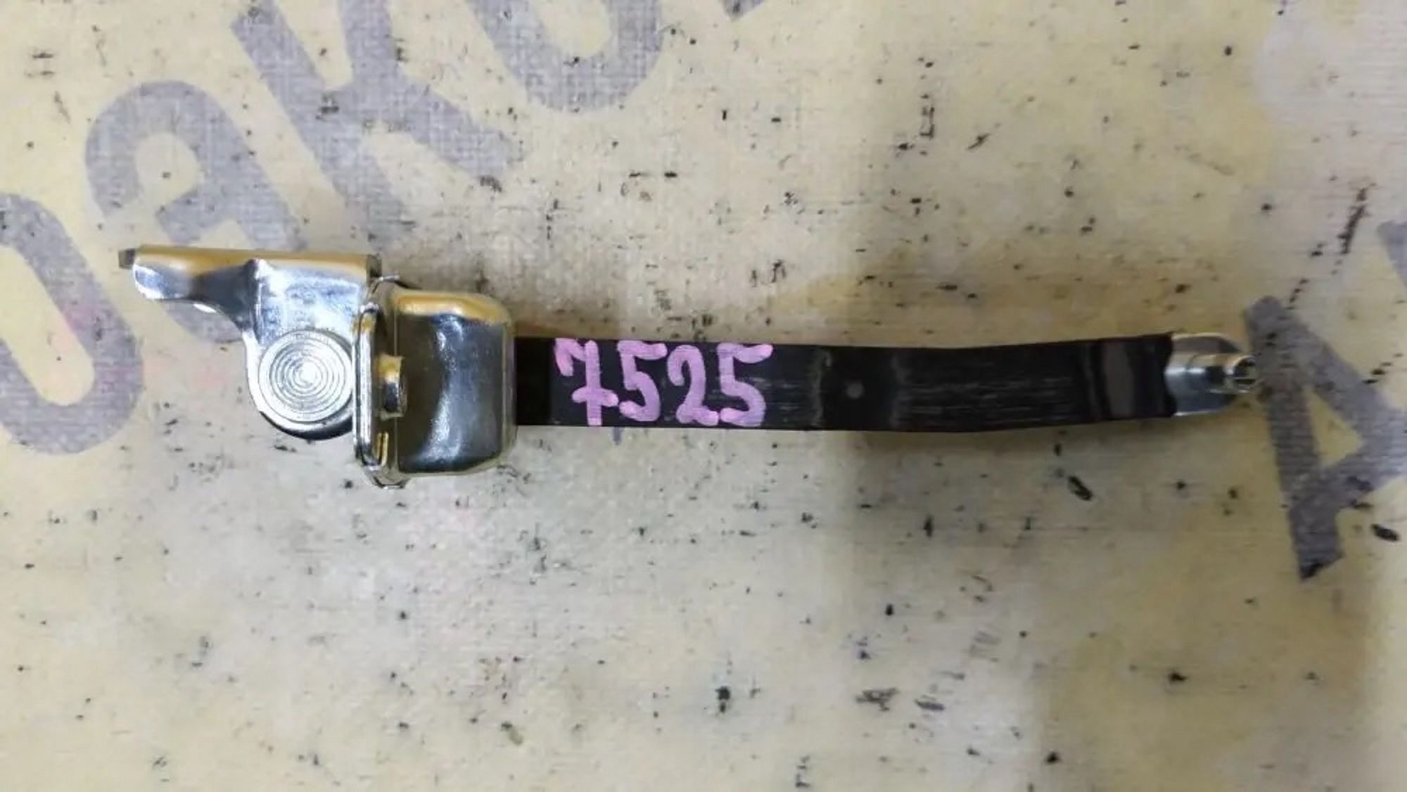 https://ycs.partsauto.market/partsauto-images/thmbs/userImages/87497919e31020c6b1c735431d06908a/part/e8ee432c-6e35-4fa0-a56e-2cfb9a0ffb74_1778061736349.jpg
