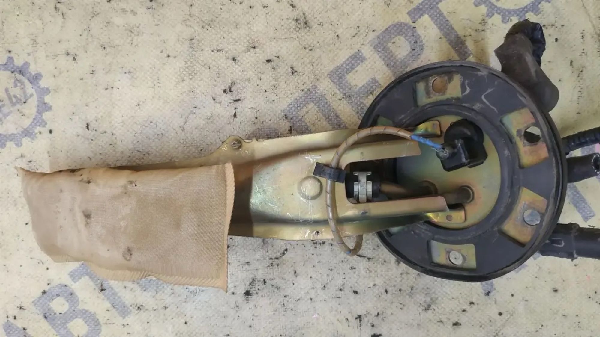 https://ycs.partsauto.market/partsauto-images/thmbs/userImages/87497919e31020c6b1c735431d06908a/part/e9f89196-c7b3-4c3d-b0fa-76ecd7a1c95f_1784609058914.jpg