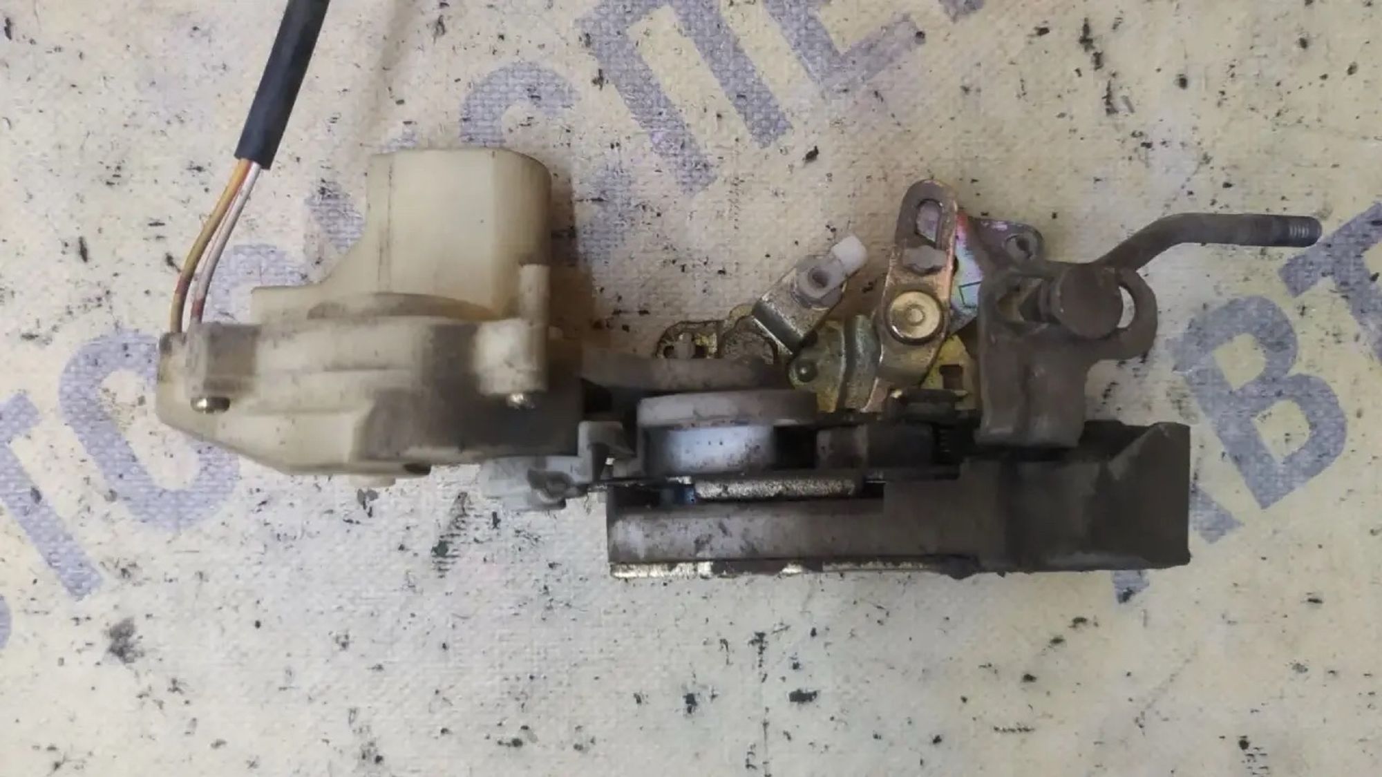 https://ycs.partsauto.market/partsauto-images/thmbs/userImages/87497919e31020c6b1c735431d06908a/part/f3975504-bfb3-47d7-8613-baca74d6e04b_1783068779633.jpg