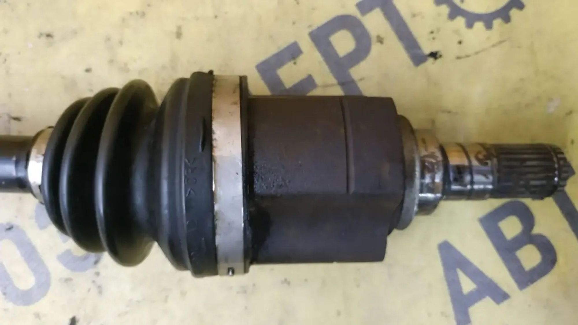 https://ycs.partsauto.market/partsauto-images/thmbs/userImages/87497919e31020c6b1c735431d06908a/part/f4f93cc7-c632-43d9-a515-2305d1c00584_1786090688613.jpg
