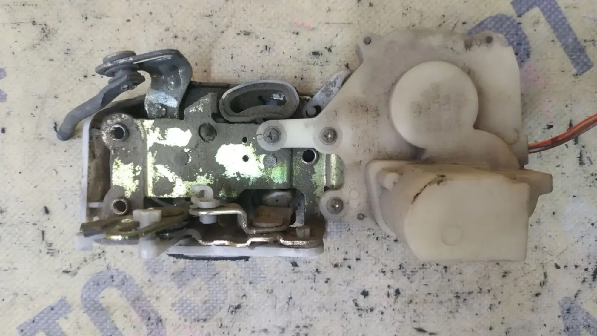 https://ycs.partsauto.market/partsauto-images/thmbs/userImages/87497919e31020c6b1c735431d06908a/part/f882bfbb-e509-4ebd-8a0d-7e0631c75b80_1783068780886.jpg
