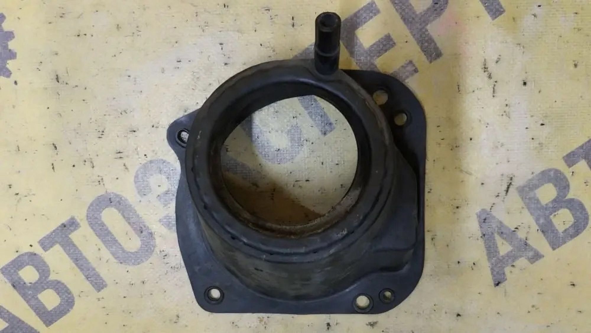 https://ycs.partsauto.market/partsauto-images/thmbs/userImages/87497919e31020c6b1c735431d06908a/part/f946f591-3cfc-43ed-b5b4-431e959dcf17_1778053077400.jpg
