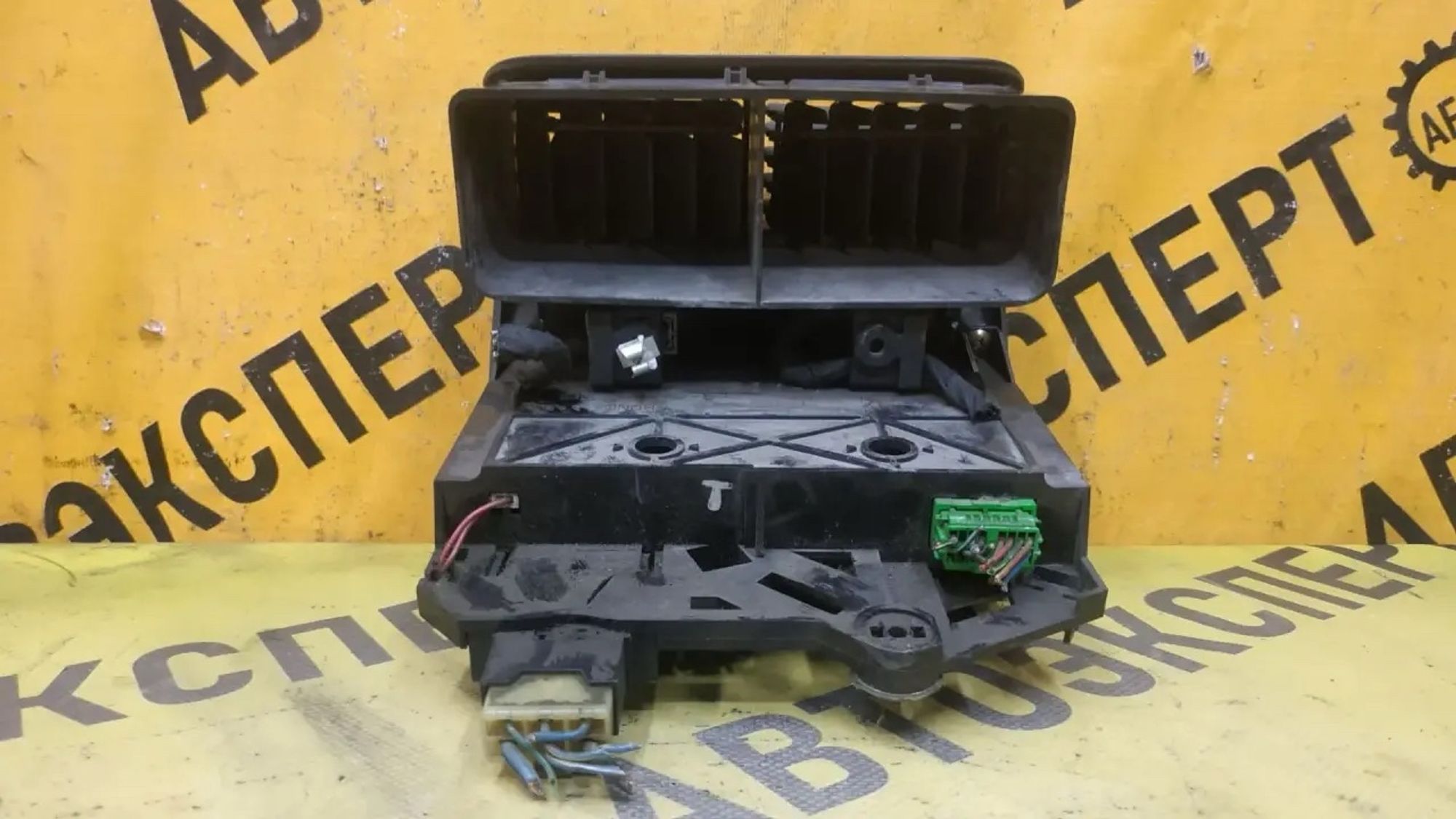 https://ycs.partsauto.market/partsauto-images/thmbs/userImages/87497919e31020c6b1c735431d06908a/part/f9b5116b-3730-43cf-84d4-1c6d92e43d47_1783045690516.jpg