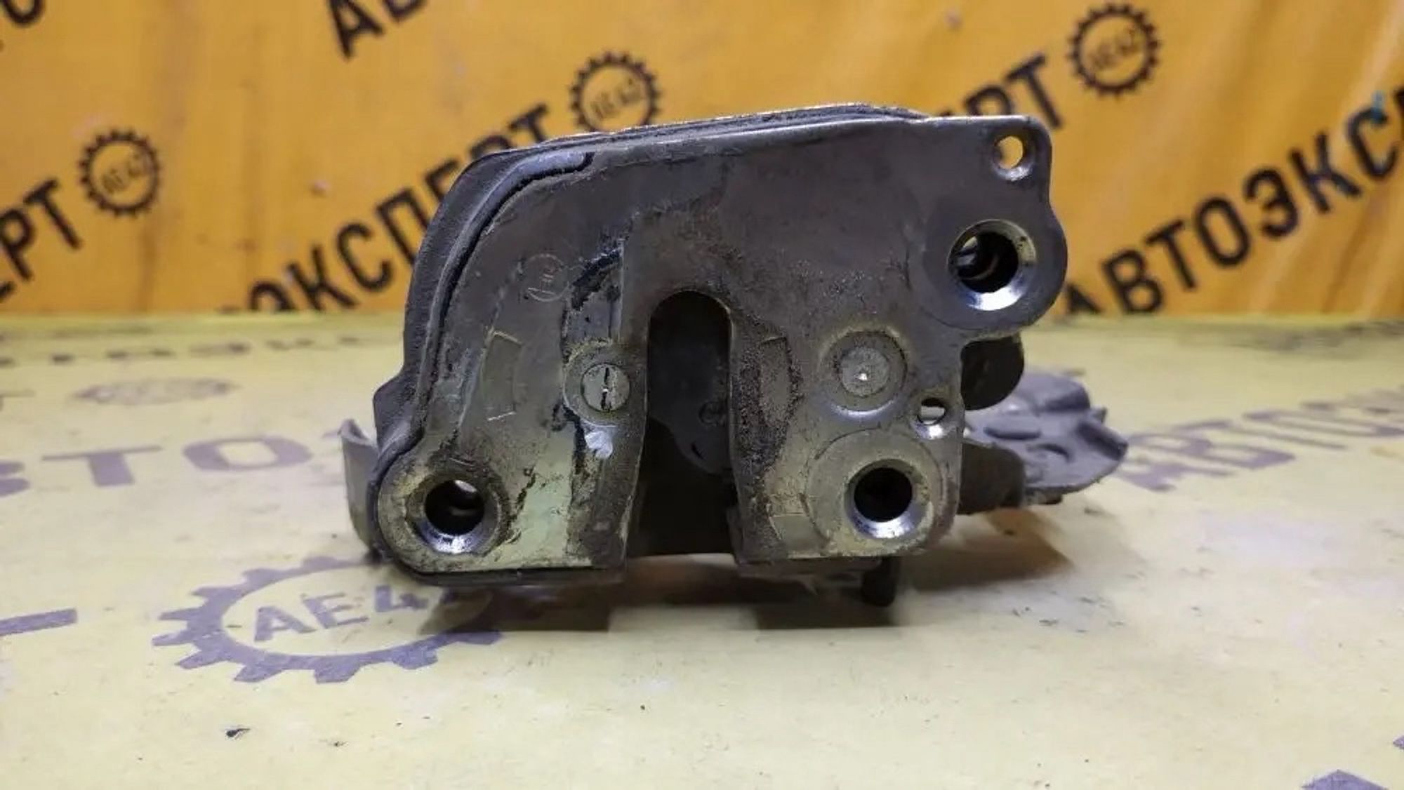 https://ycs.partsauto.market/partsauto-images/thmbs/userImages/87497919e31020c6b1c735431d06908a/part/fc333cc5-885e-422b-9bf6-4030ee5f187a_1776958846014.jpg