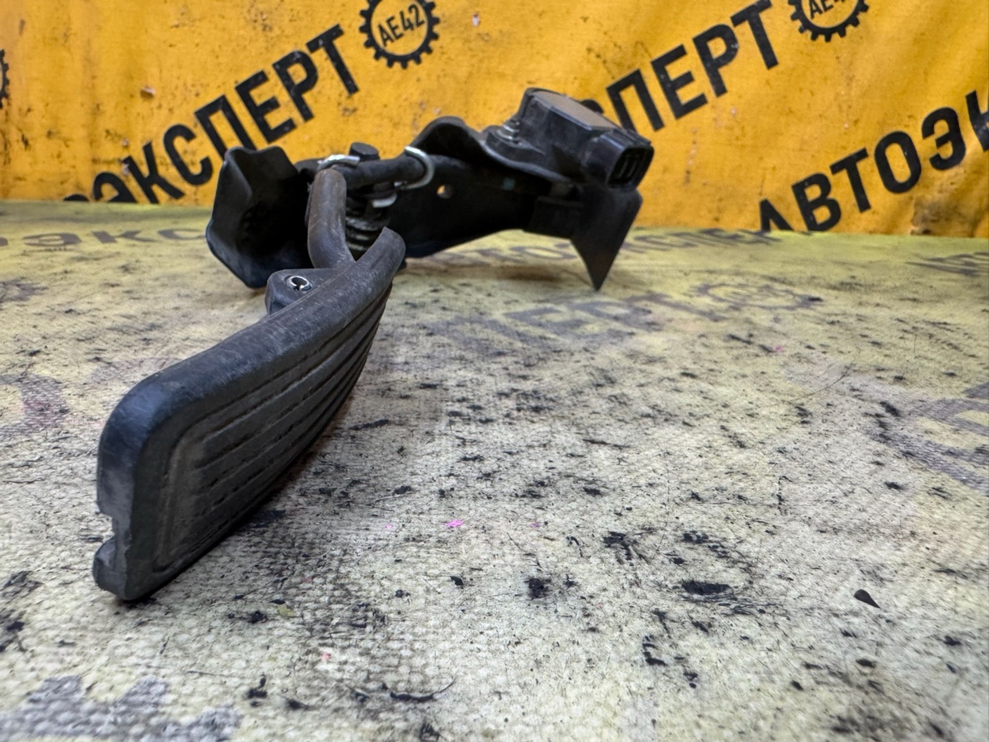 https://ycs.partsauto.market/partsauto-images/thmbs/userImages/87497919e31020c6b1c735431d06908a/part/fe473970-0167-4312-9562-f761a5f65c3f_1787550612077.jpg