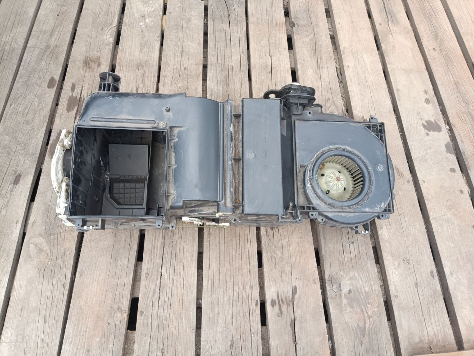 https://ycs.partsauto.market/partsauto-images/thmbs/userImages/a19a1494006c0851879c8cd6f3827d7d/part/03b83d83-183a-4c1b-92ba-6437c38dacb3_1775745511971.jpg