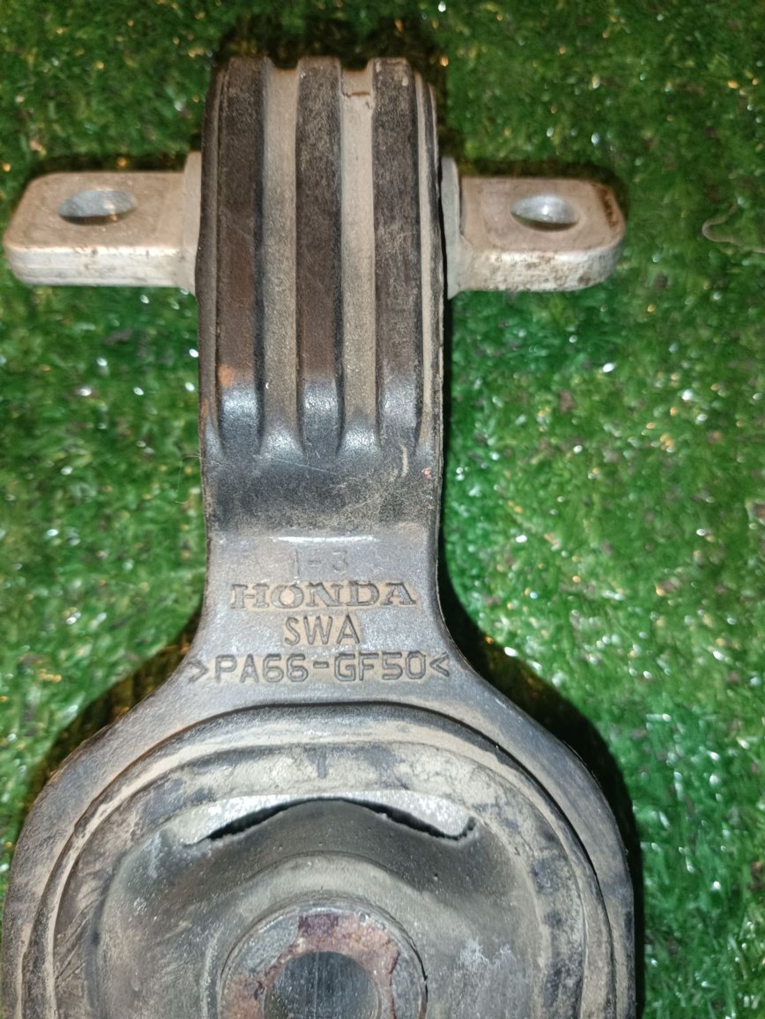 https://ycs.partsauto.market/partsauto-images/thmbs/userImages/a19a1494006c0851879c8cd6f3827d7d/part/0c8aeacf-7f12-40b1-ac2f-38bef0334f15_1776618517872.jpg
