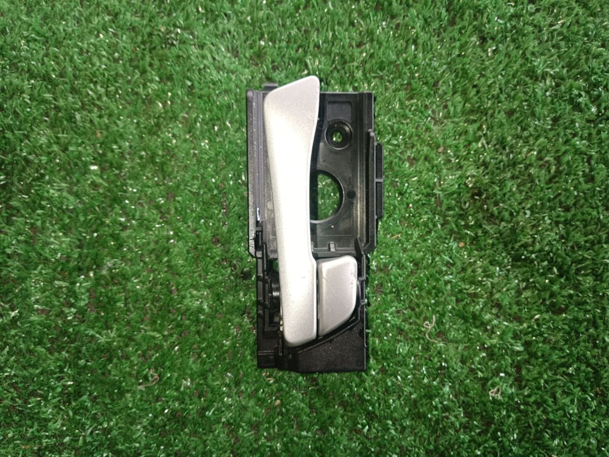 https://ycs.partsauto.market/partsauto-images/thmbs/userImages/a19a1494006c0851879c8cd6f3827d7d/part/15204fc6-f1a9-4987-b165-462e89bb4313_1776682598375.jpg