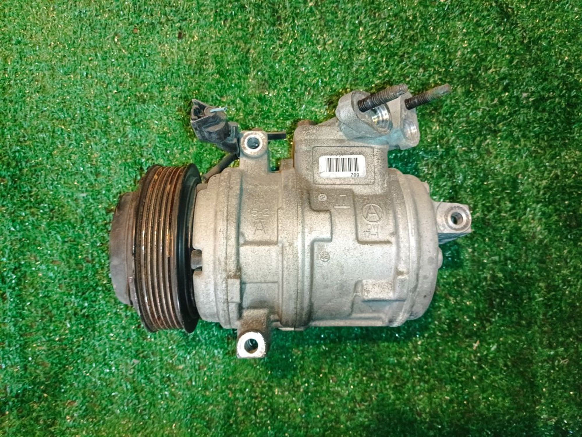 https://ycs.partsauto.market/partsauto-images/thmbs/userImages/a19a1494006c0851879c8cd6f3827d7d/part/1b3cbca5-960d-47a3-acd0-99495467b9ea_1779380633482.jpg