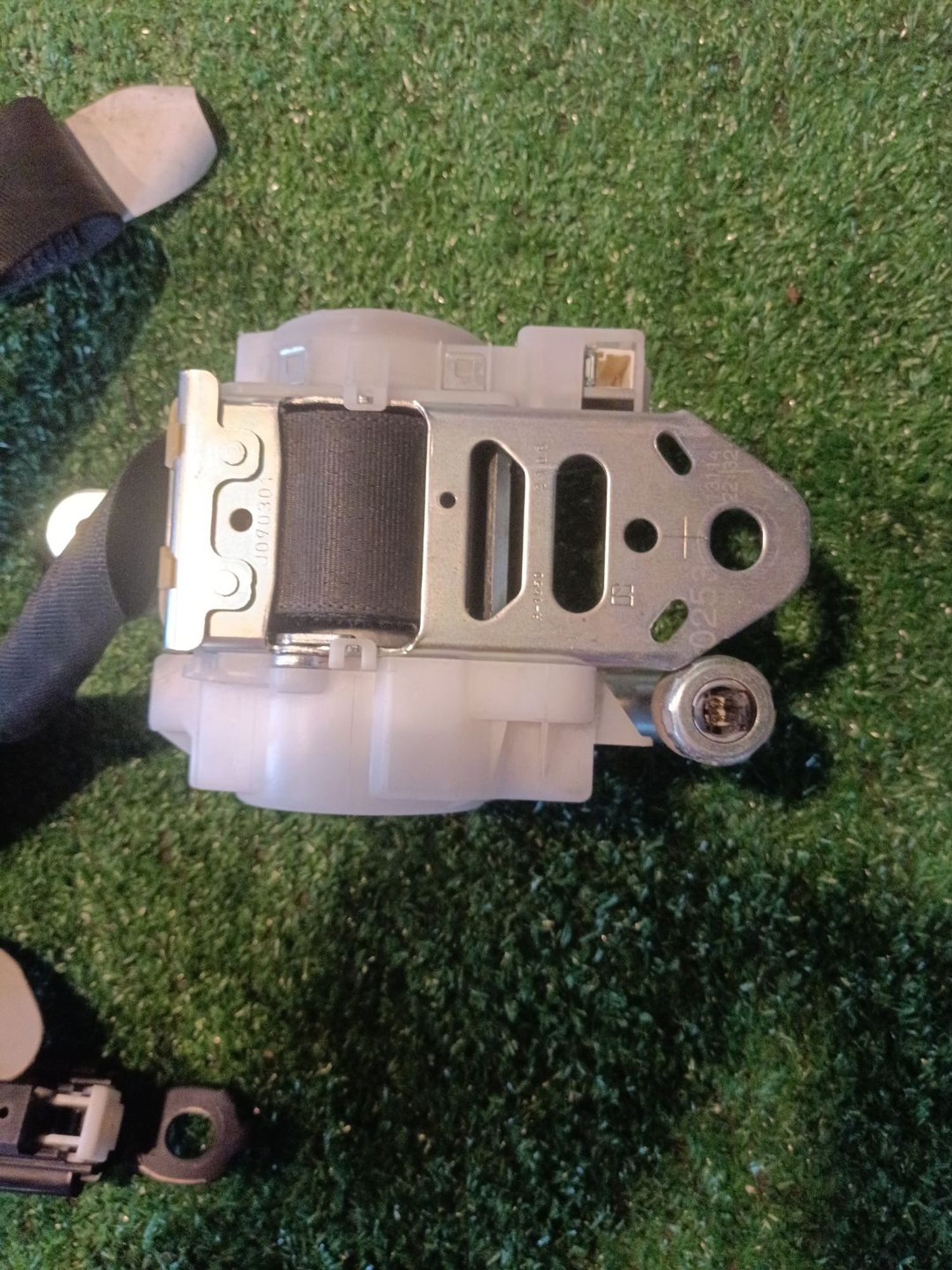 https://ycs.partsauto.market/partsauto-images/thmbs/userImages/a19a1494006c0851879c8cd6f3827d7d/part/1ee74b12-ce6e-40e9-ae45-e56bbd8f8cc3_1782750967465.jpg