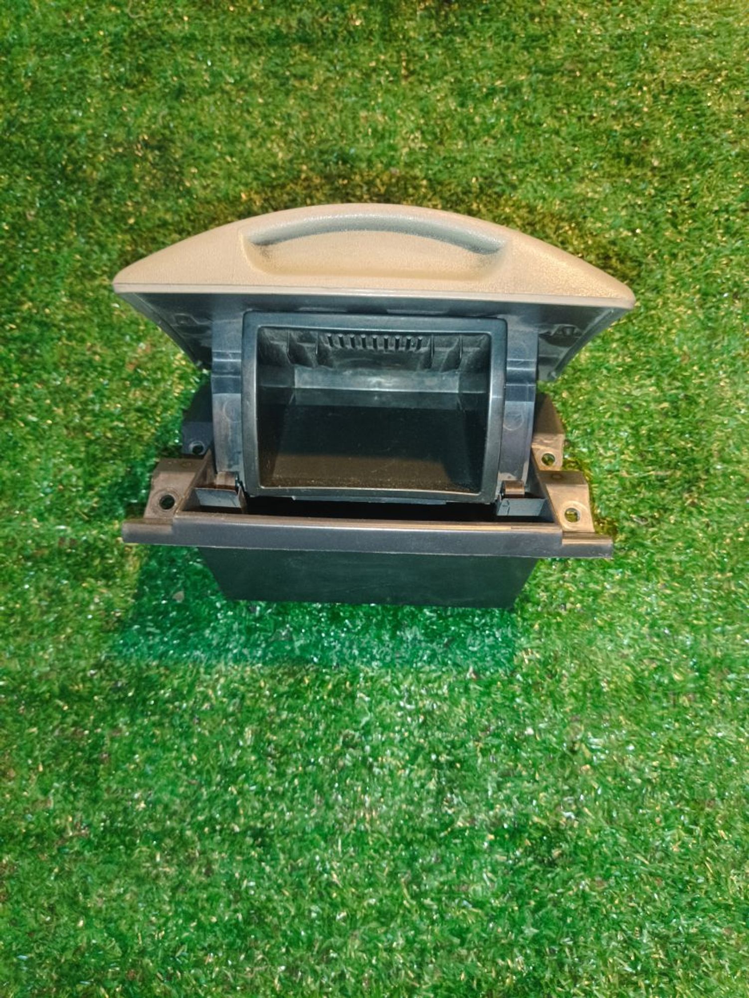 https://ycs.partsauto.market/partsauto-images/thmbs/userImages/a19a1494006c0851879c8cd6f3827d7d/part/24795469-8de3-44c7-8390-6ed835863c6d_1779728836967.jpg
