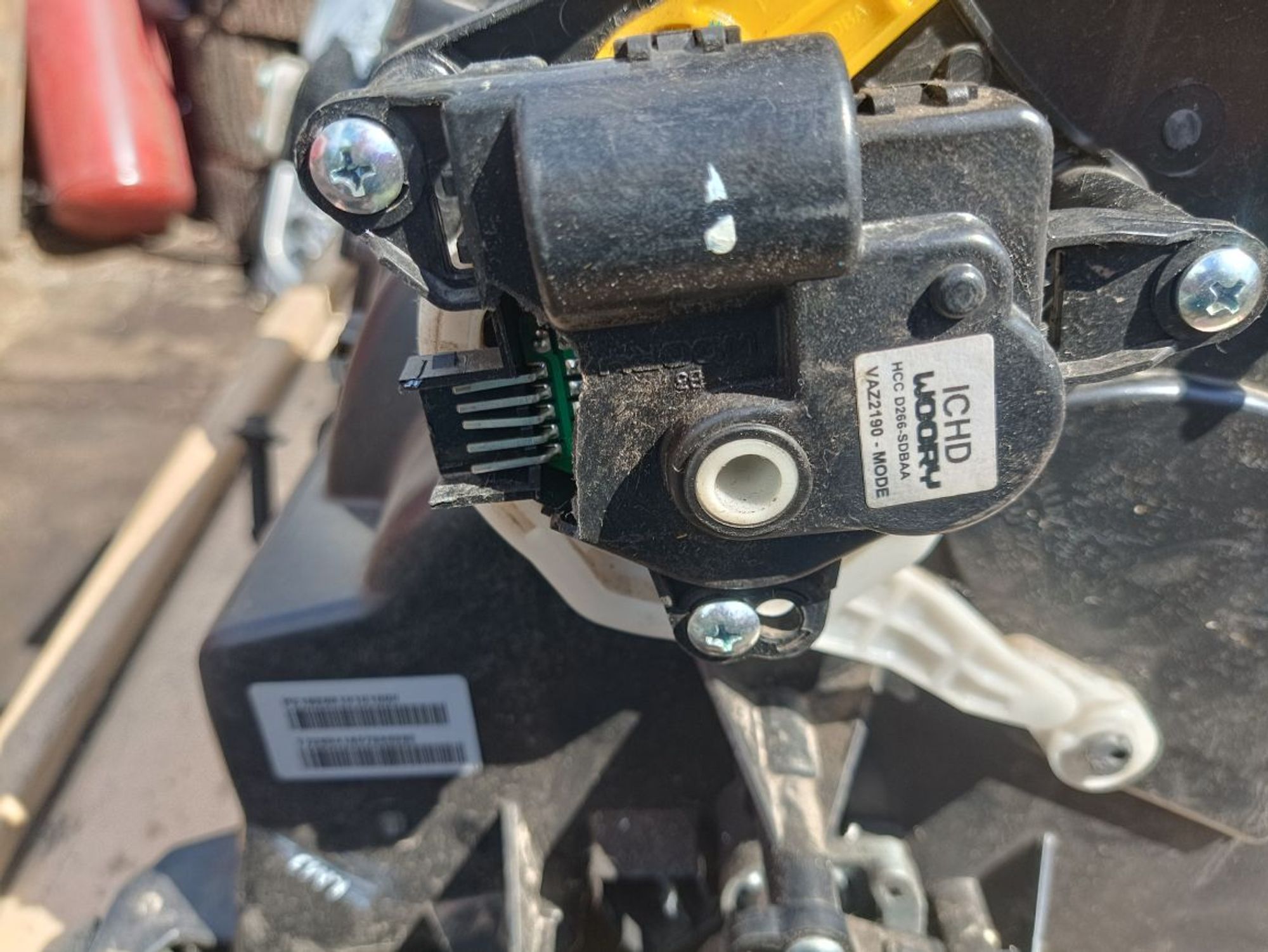 https://ycs.partsauto.market/partsauto-images/thmbs/userImages/a19a1494006c0851879c8cd6f3827d7d/part/24a1e44f-da34-402b-bc1e-c4d09cc6fa0e_1785330864150.jpg