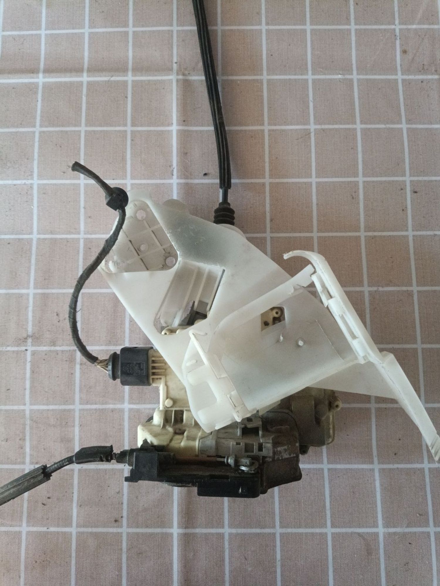 https://ycs.partsauto.market/partsauto-images/thmbs/userImages/a19a1494006c0851879c8cd6f3827d7d/part/2e758cac-7f3a-48fe-a8c9-b90dae7d143f_1782743421695.jpg