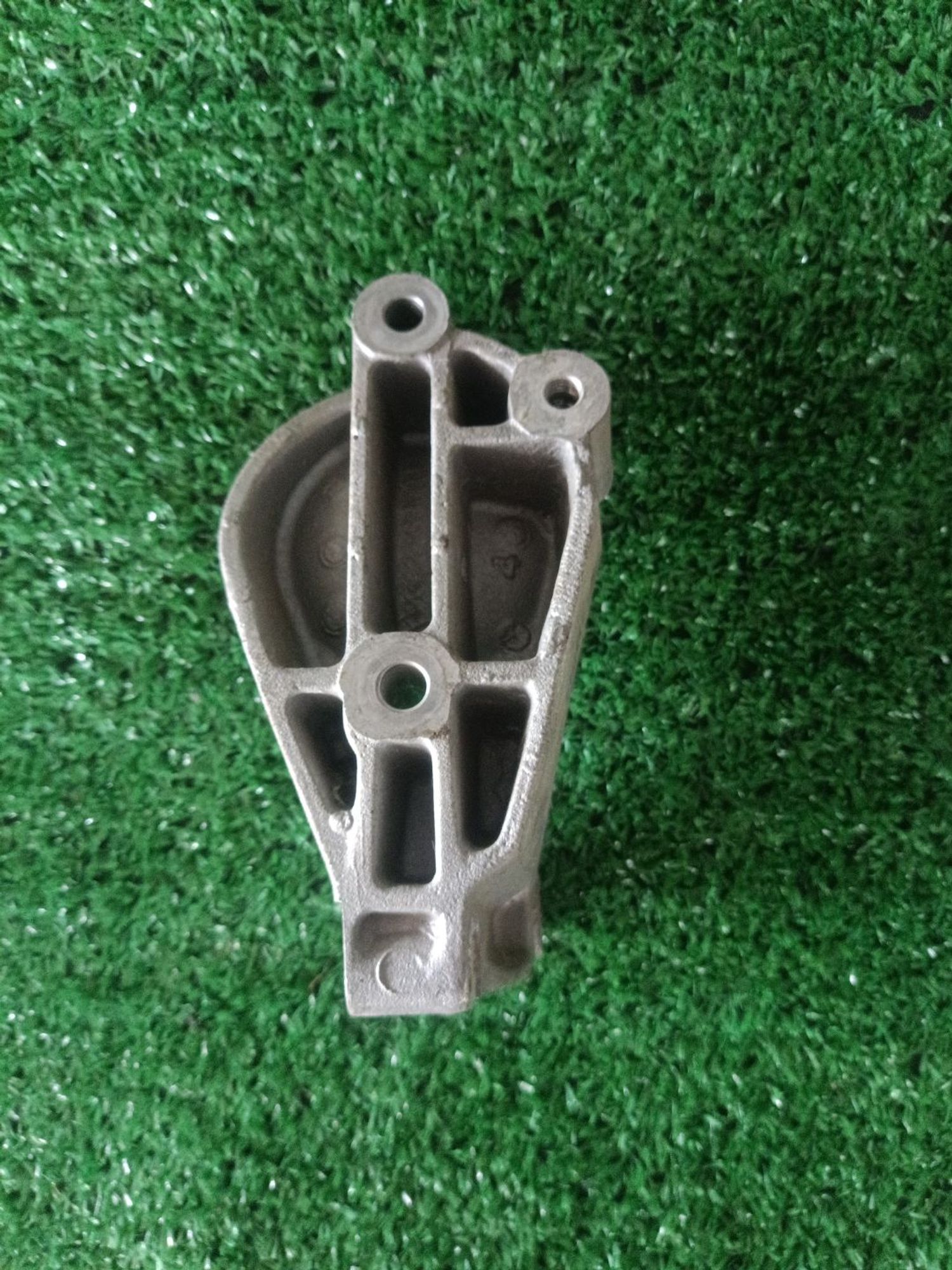 https://ycs.partsauto.market/partsauto-images/thmbs/userImages/a19a1494006c0851879c8cd6f3827d7d/part/3239d61e-0b40-4f1a-9ef7-ff39074f4122_1778075974595.jpg