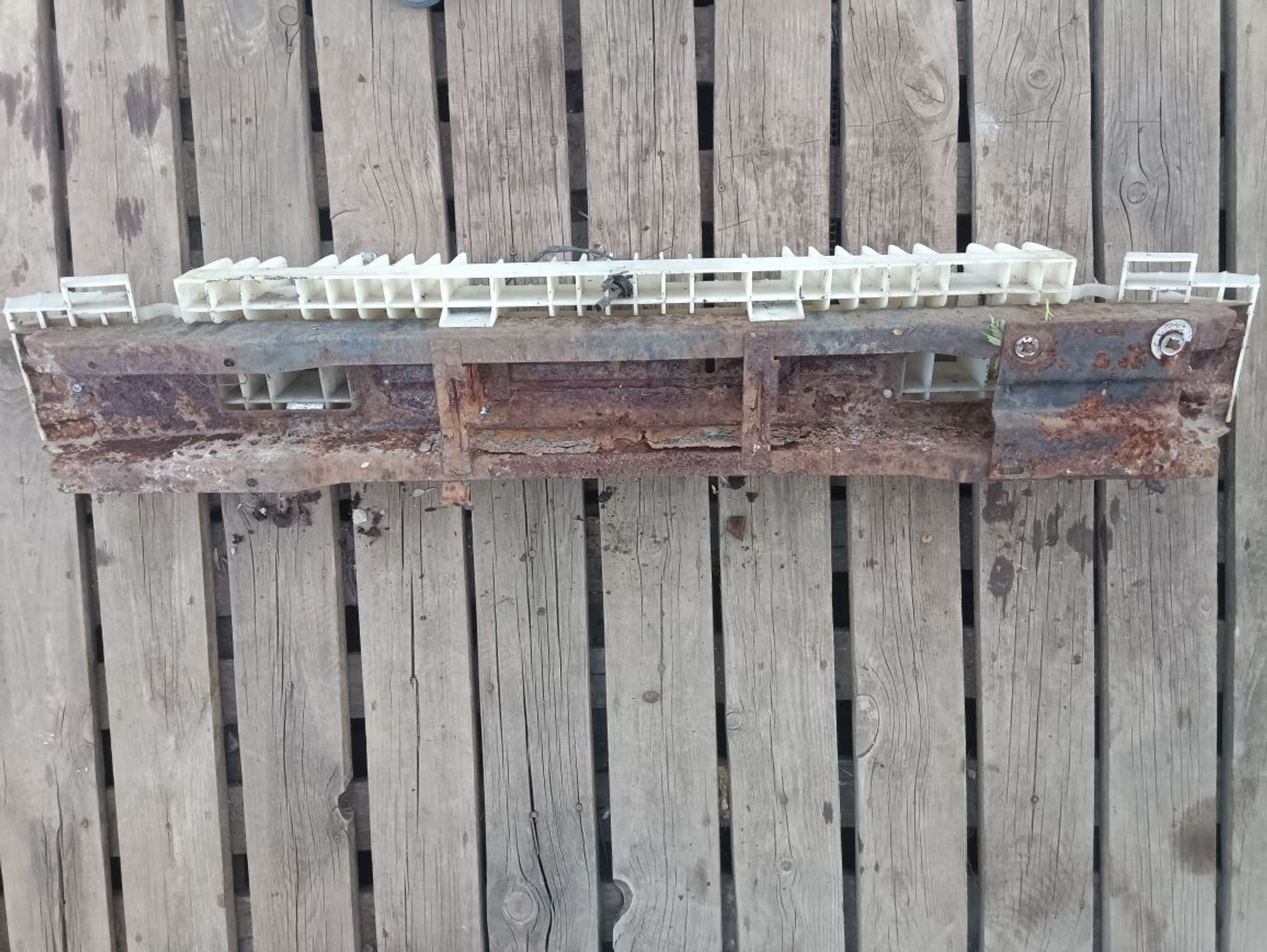 https://ycs.partsauto.market/partsauto-images/thmbs/userImages/a19a1494006c0851879c8cd6f3827d7d/part/53297206-2bb9-4c9f-9a05-9659588db49e_1778604750977.jpg