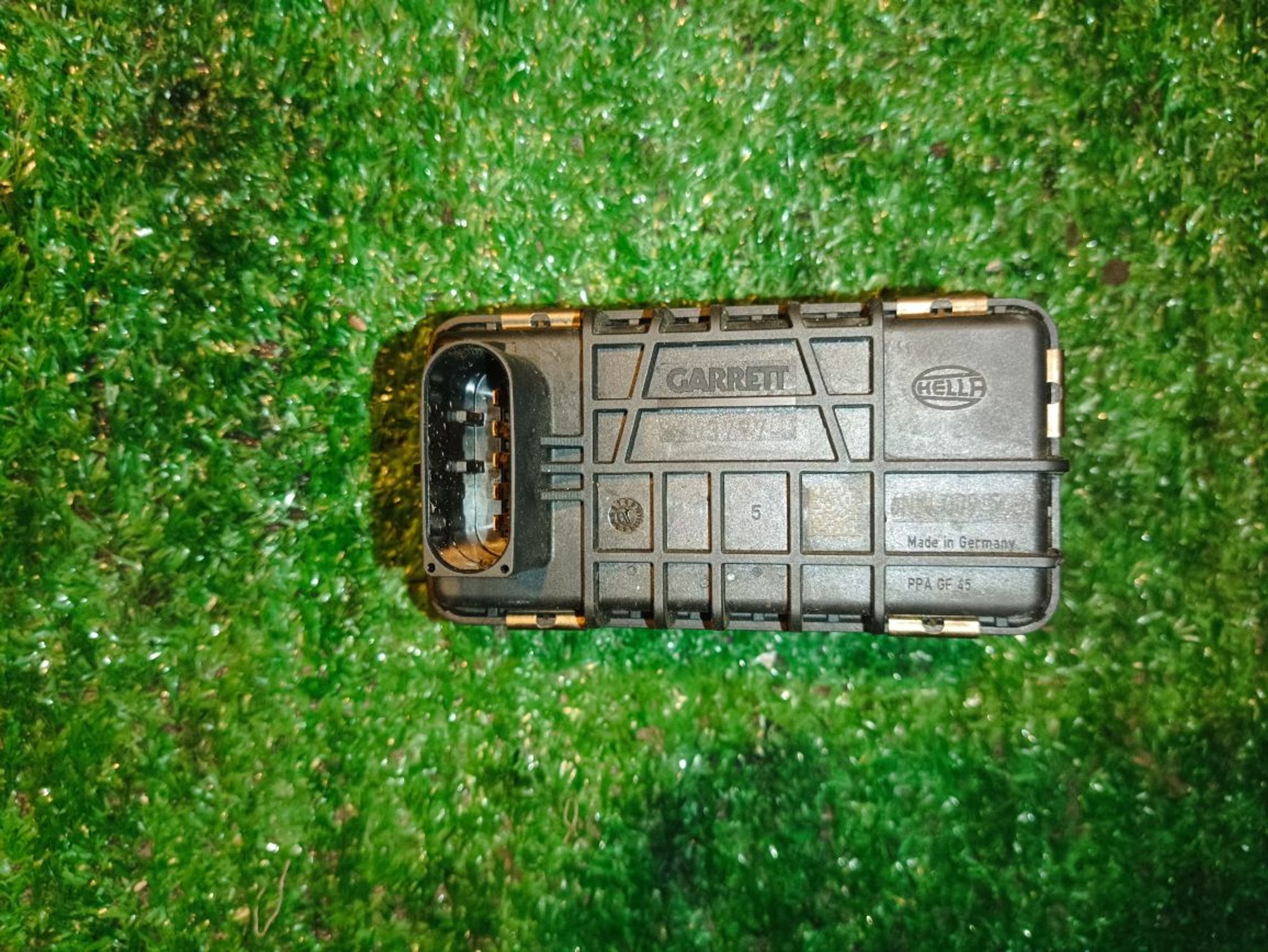 https://ycs.partsauto.market/partsauto-images/thmbs/userImages/a19a1494006c0851879c8cd6f3827d7d/part/7168d712-3261-441a-9986-6051dfd8a2f6_1779393610124.jpg