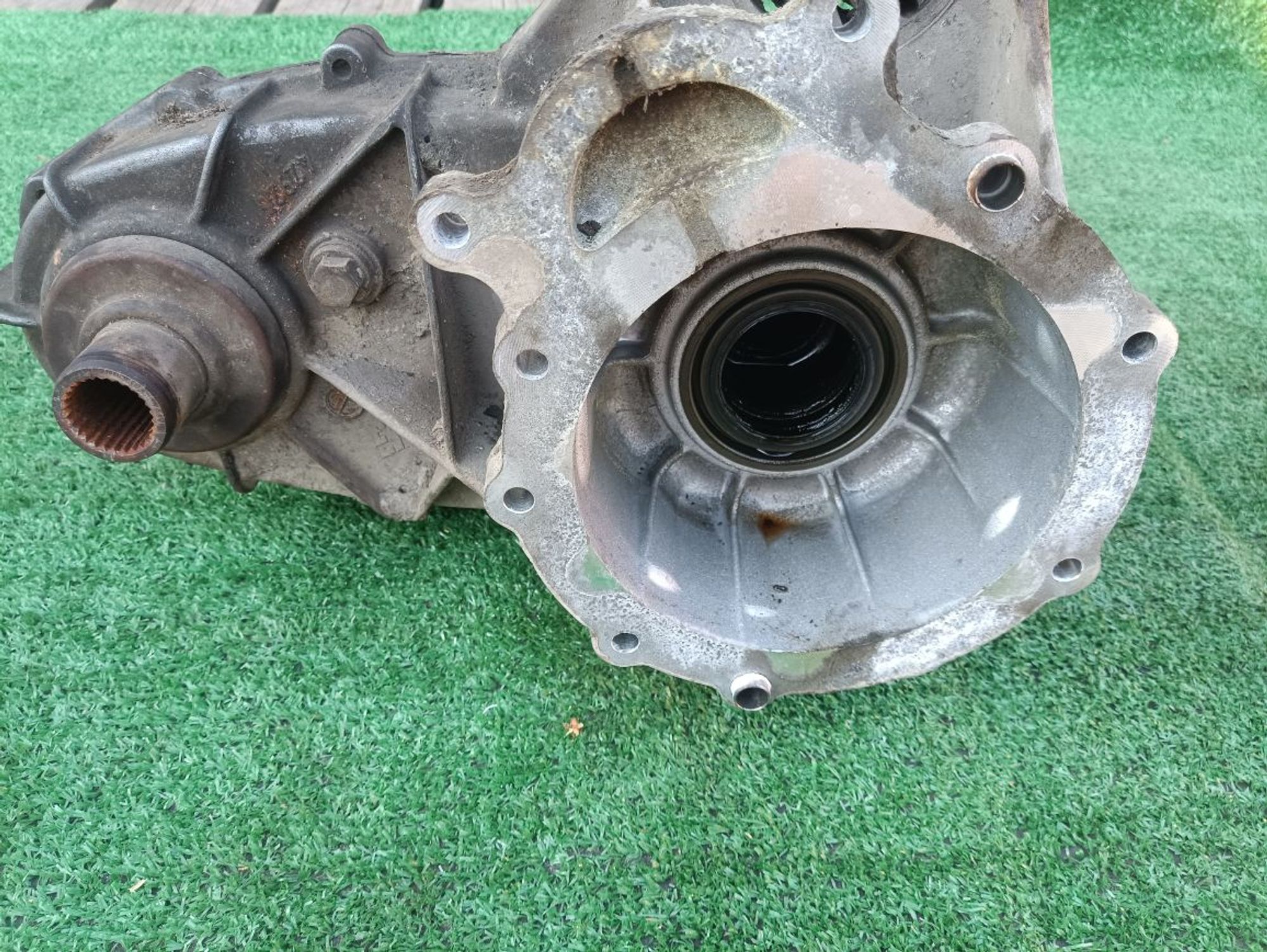 https://ycs.partsauto.market/partsauto-images/thmbs/userImages/a19a1494006c0851879c8cd6f3827d7d/part/842deda0-7438-4de5-9bb1-47ed67dfe2b8_1778254041723.jpg