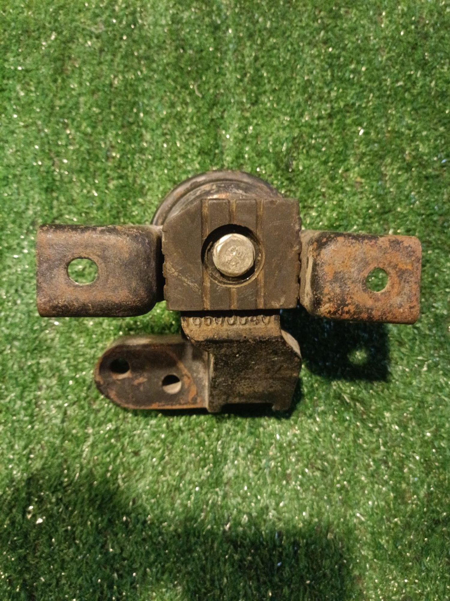 https://ycs.partsauto.market/partsauto-images/thmbs/userImages/a19a1494006c0851879c8cd6f3827d7d/part/98140a57-6de0-4dbe-9821-236ee4f96404_1776704246895.jpg