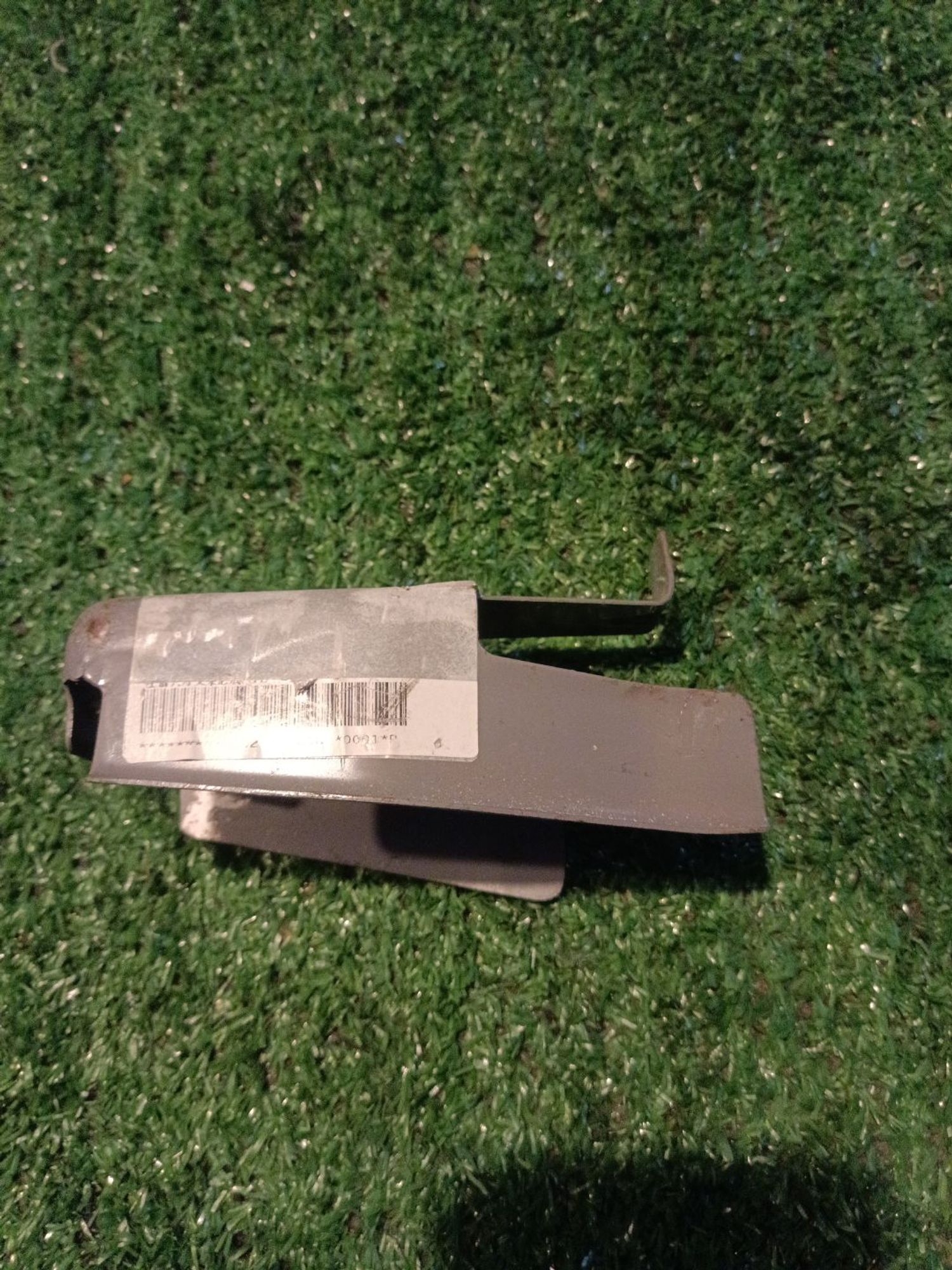 https://ycs.partsauto.market/partsauto-images/thmbs/userImages/a19a1494006c0851879c8cd6f3827d7d/part/a018e603-7544-4e41-8e94-ae81b5fee7cb_1776704585109.jpg