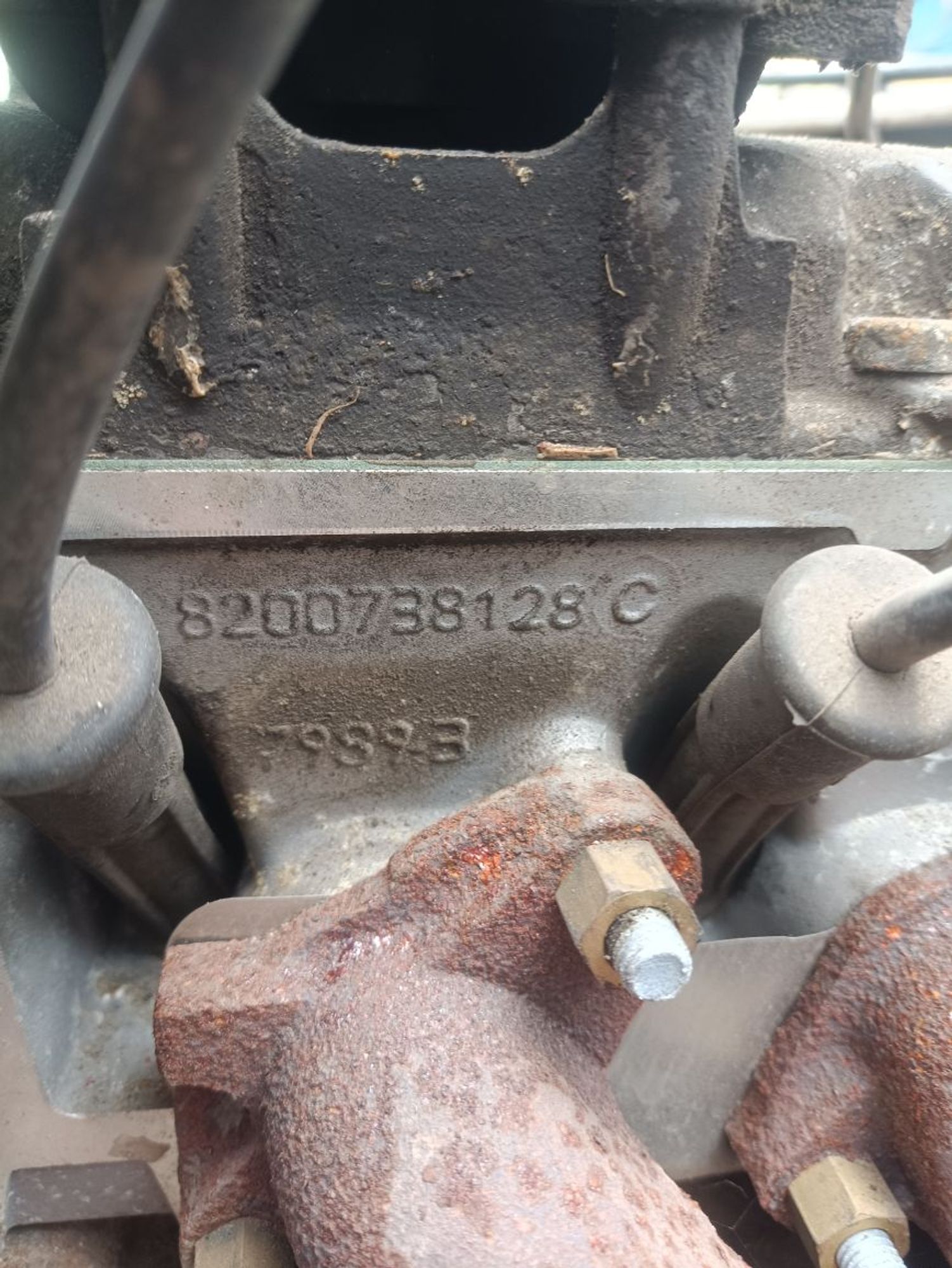 https://ycs.partsauto.market/partsauto-images/thmbs/userImages/a19a1494006c0851879c8cd6f3827d7d/part/b3d21ea7-e5db-4a2d-9423-0f90144e7576_1778605718738.jpg