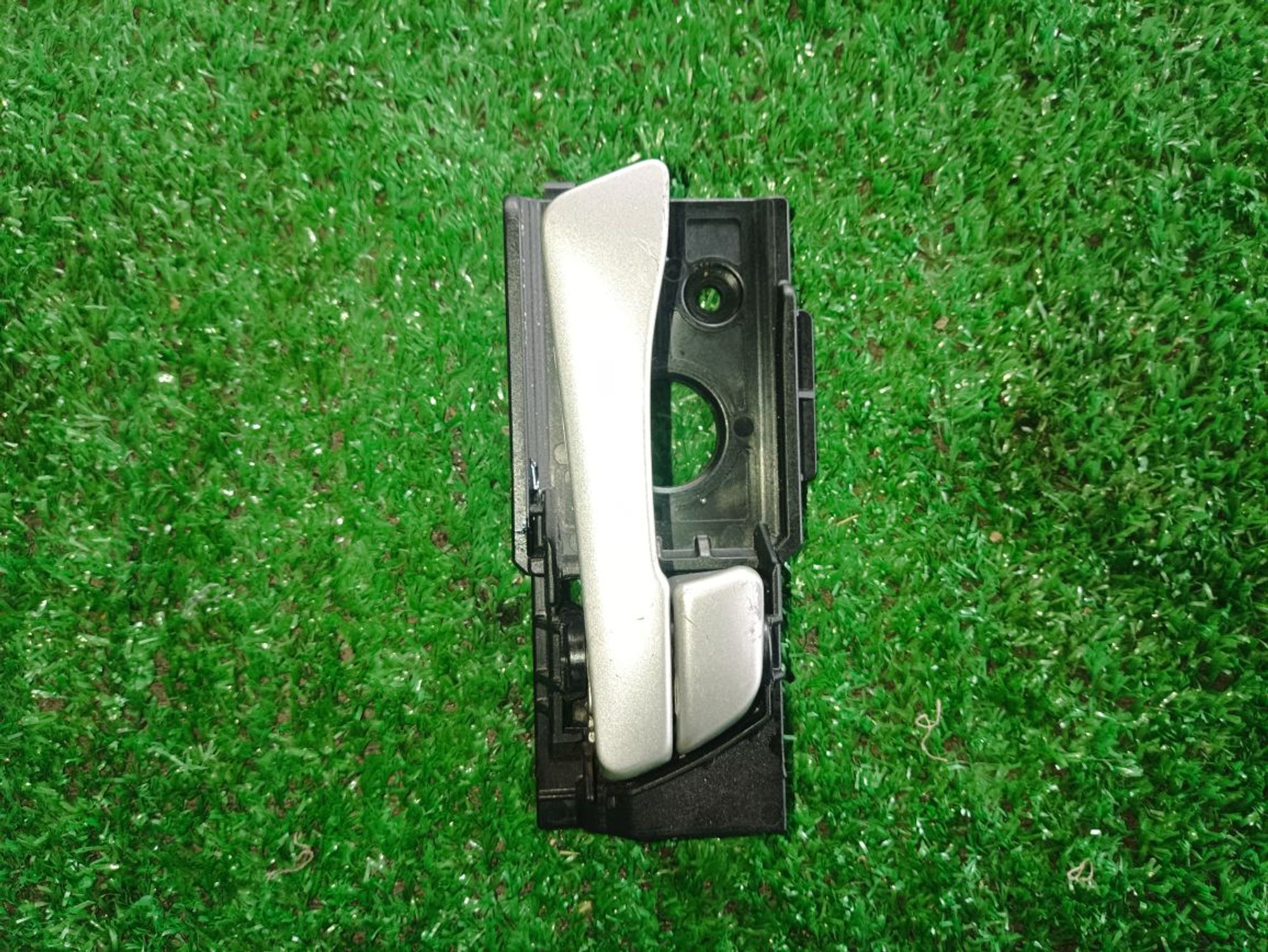 https://ycs.partsauto.market/partsauto-images/thmbs/userImages/a19a1494006c0851879c8cd6f3827d7d/part/c9d9e33e-4922-4b27-913e-9cb3f979386c_1776682601206.jpg