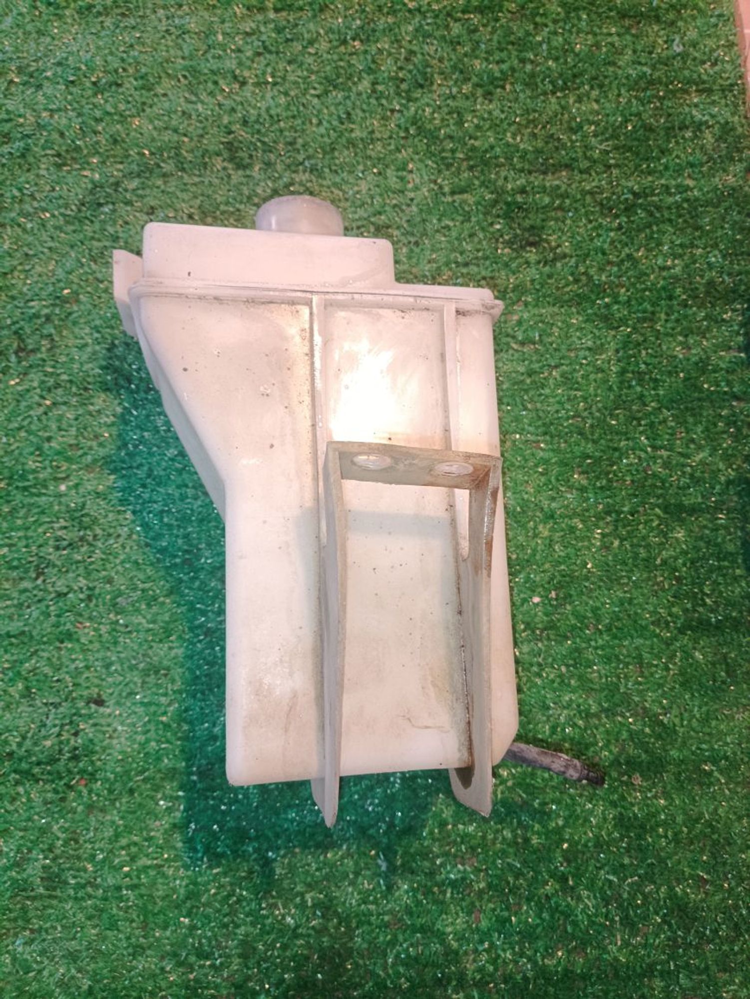 https://ycs.partsauto.market/partsauto-images/thmbs/userImages/a19a1494006c0851879c8cd6f3827d7d/part/cee1a053-b0a7-471d-ae43-fb425a6b81a2_1776958515641.jpg