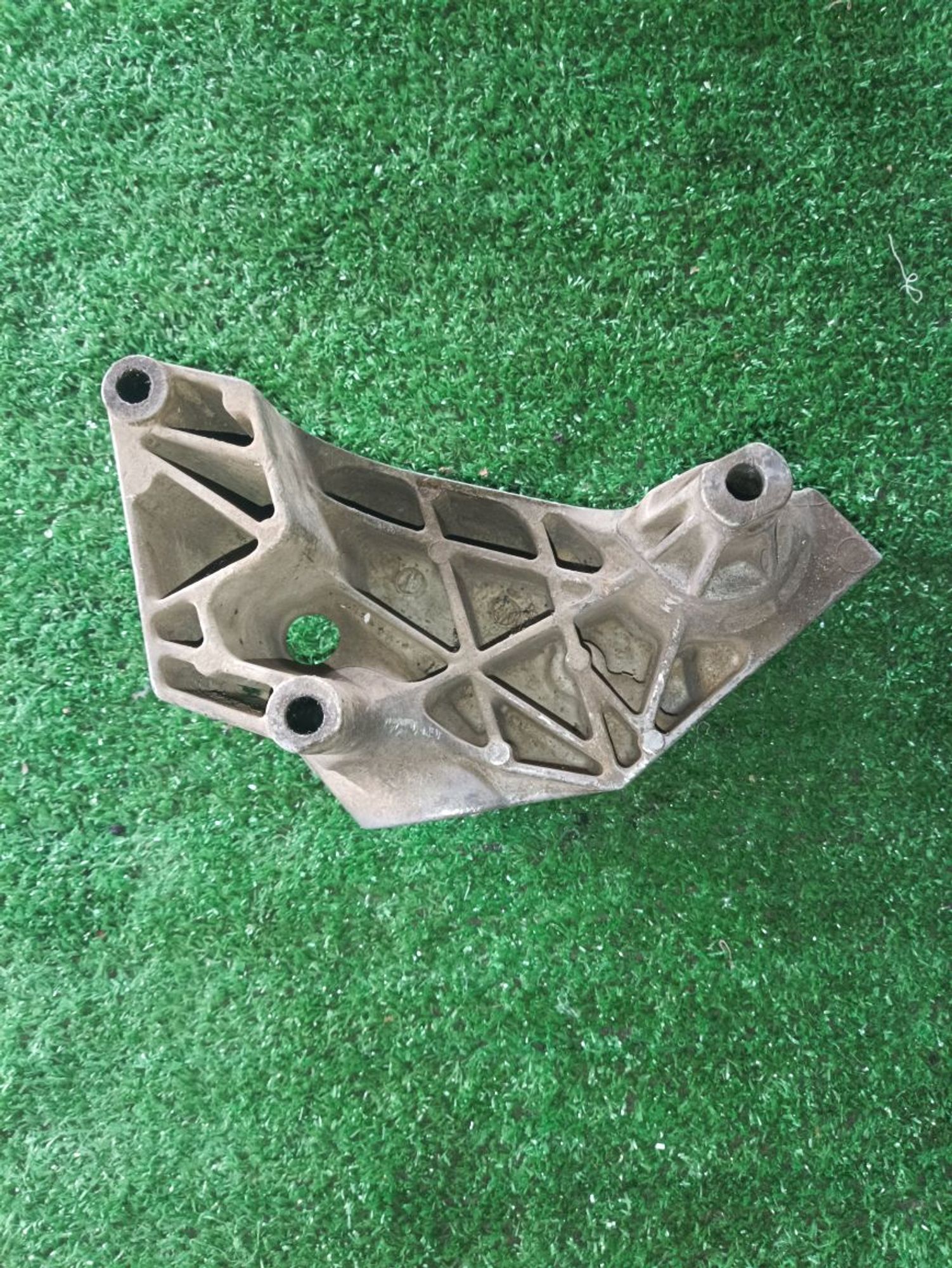https://ycs.partsauto.market/partsauto-images/thmbs/userImages/a19a1494006c0851879c8cd6f3827d7d/part/d5fd75a2-7ce3-4b2d-b29a-d1f70152e575_1776681227054.jpg