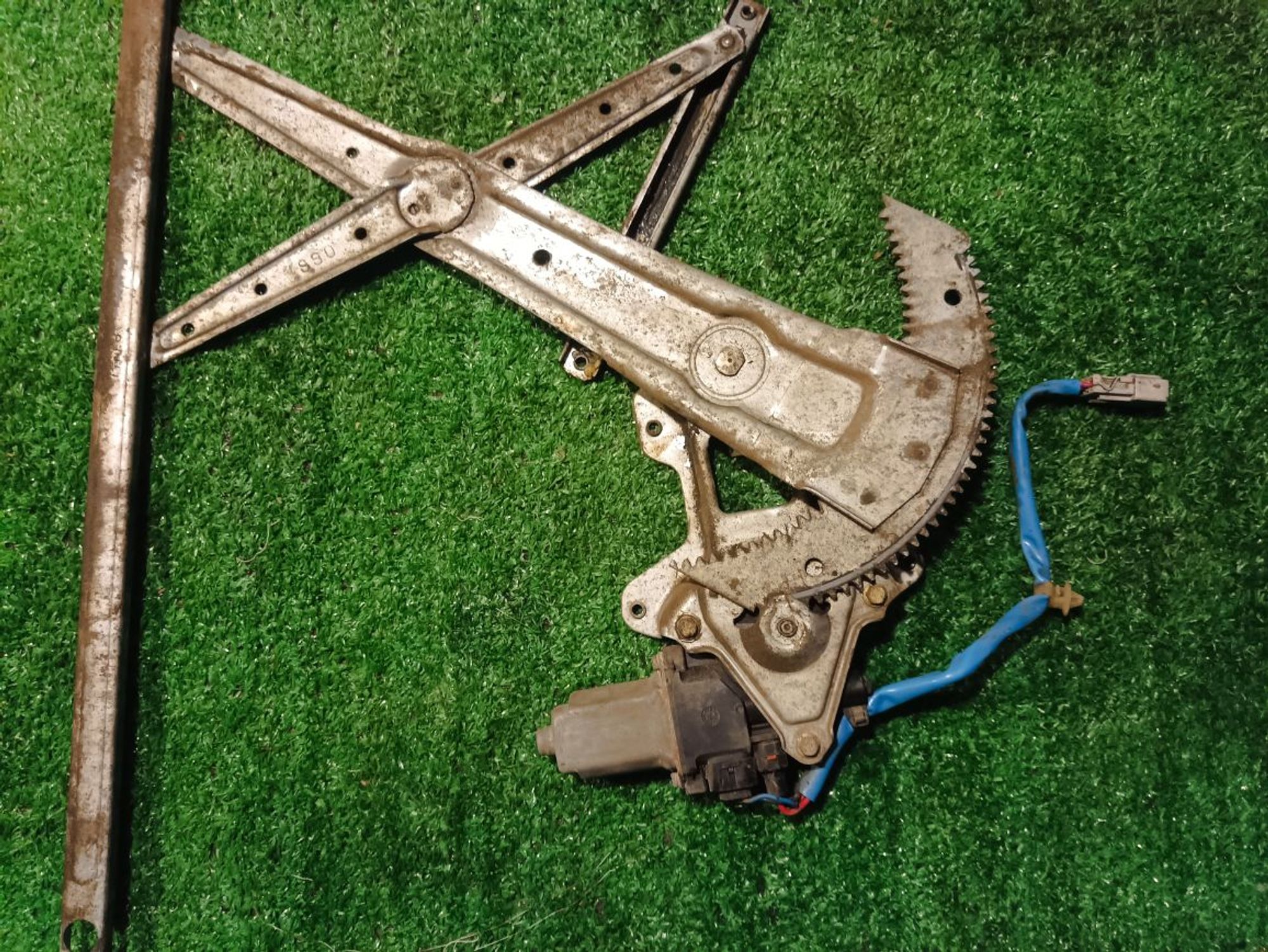 https://ycs.partsauto.market/partsauto-images/thmbs/userImages/a19a1494006c0851879c8cd6f3827d7d/part/f81e0c0a-27a2-4ec2-8e85-266169576716_1785002364984.jpg