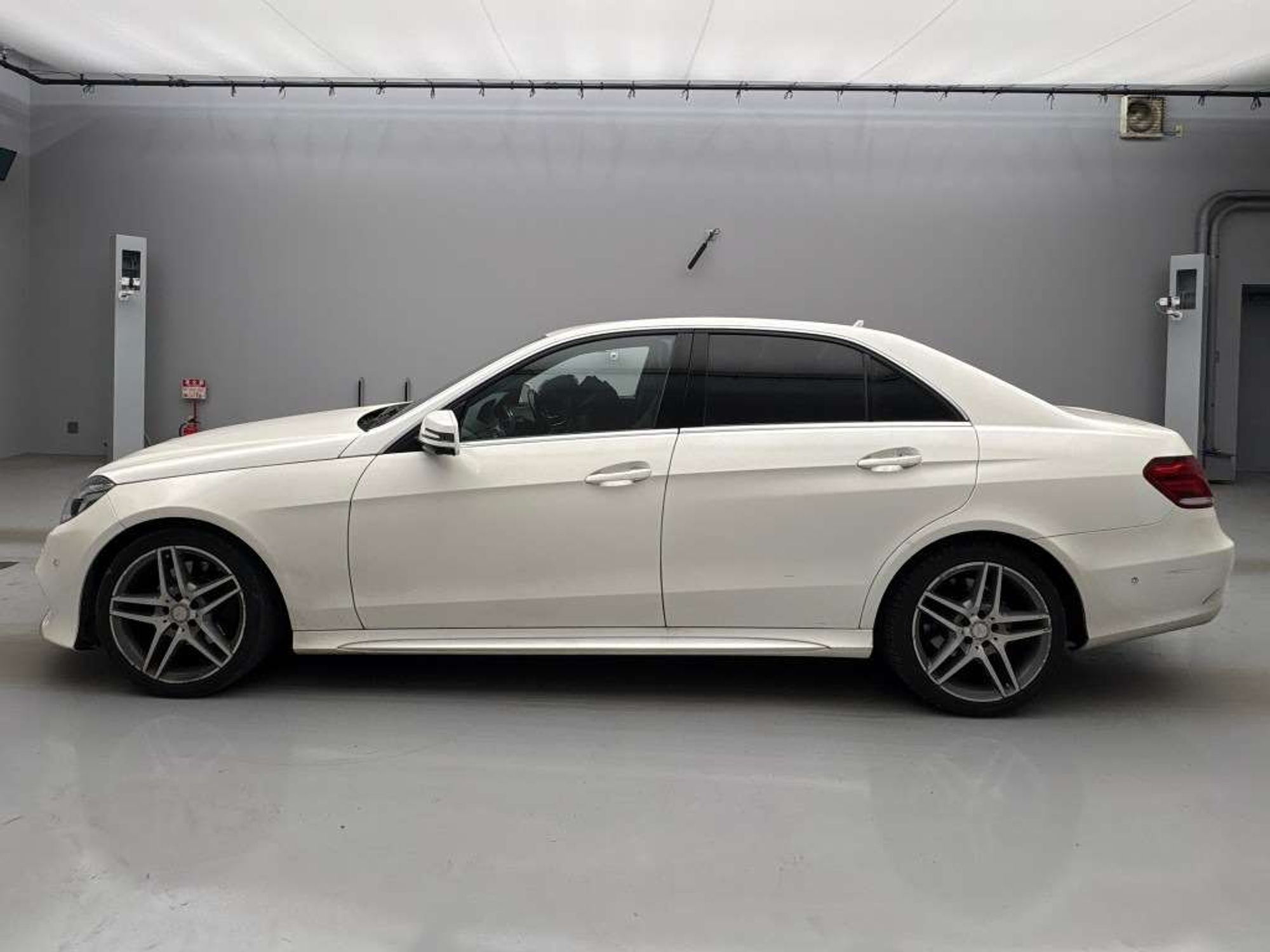 https://ycs.partsauto.market/partsauto-images/thmbs/userImages/a2d258a61cc08549ac0329b7373022c0/car/2cf0a4a6-9319-4cc8-aeea-431f5bb1a26b_1770714248720.jpg
