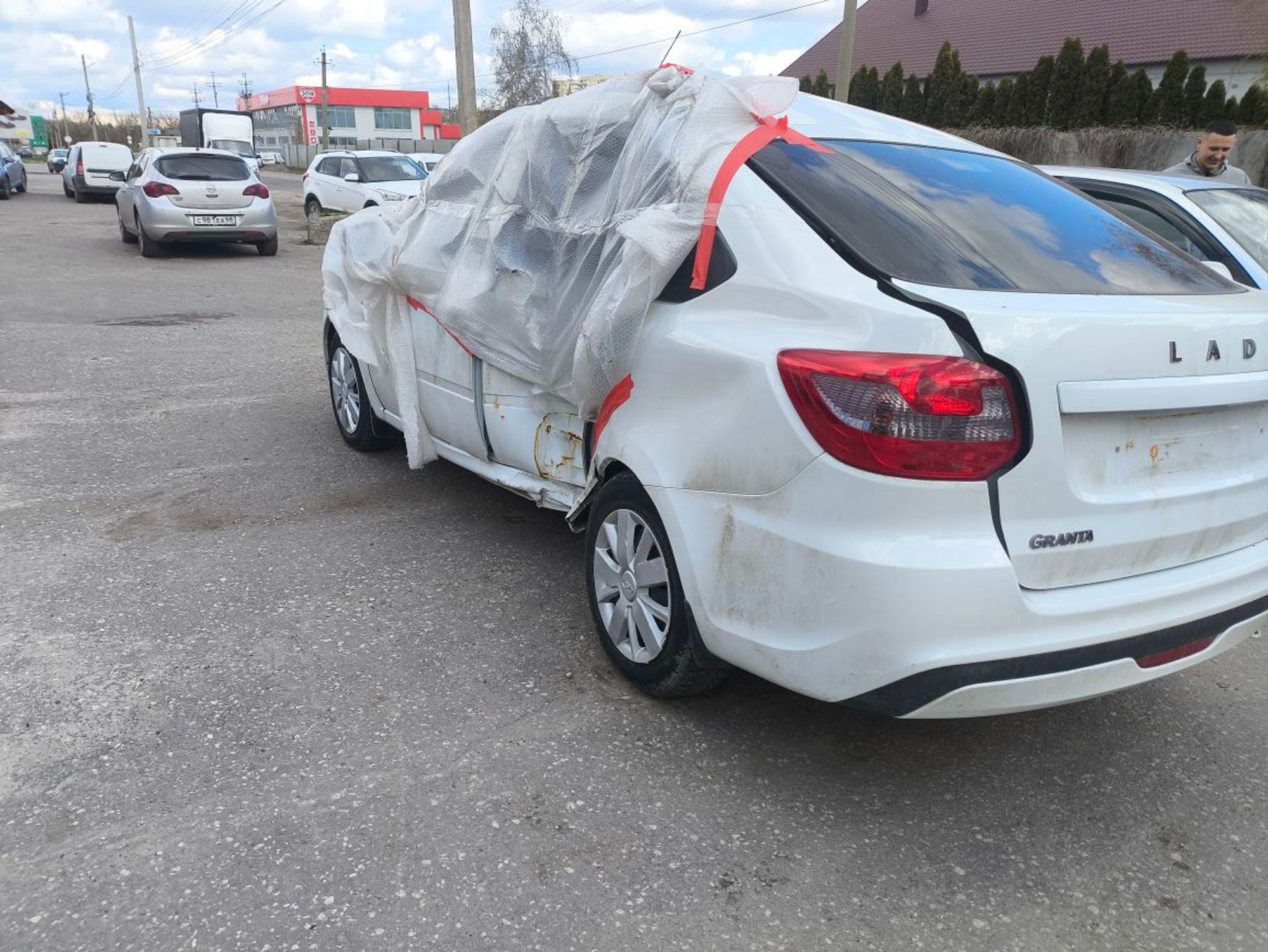 https://ycs.partsauto.market/partsauto-images/thmbs/userImages/a2d258a61cc08549ac0329b7373022c0/car/6c6194c8-41e4-4d8d-8139-2cfe85f2017a_1777536216140.jpg
