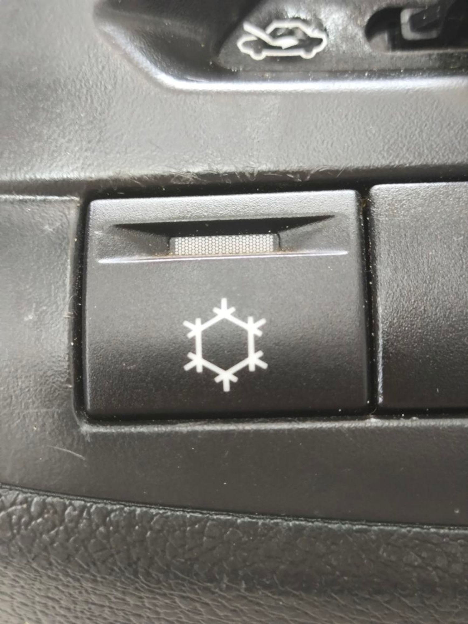 https://ycs.partsauto.market/partsauto-images/thmbs/userImages/a2d258a61cc08549ac0329b7373022c0/part/0031f996-d080-4195-9d2f-6829b4a9cadc_1783667153217.jpg