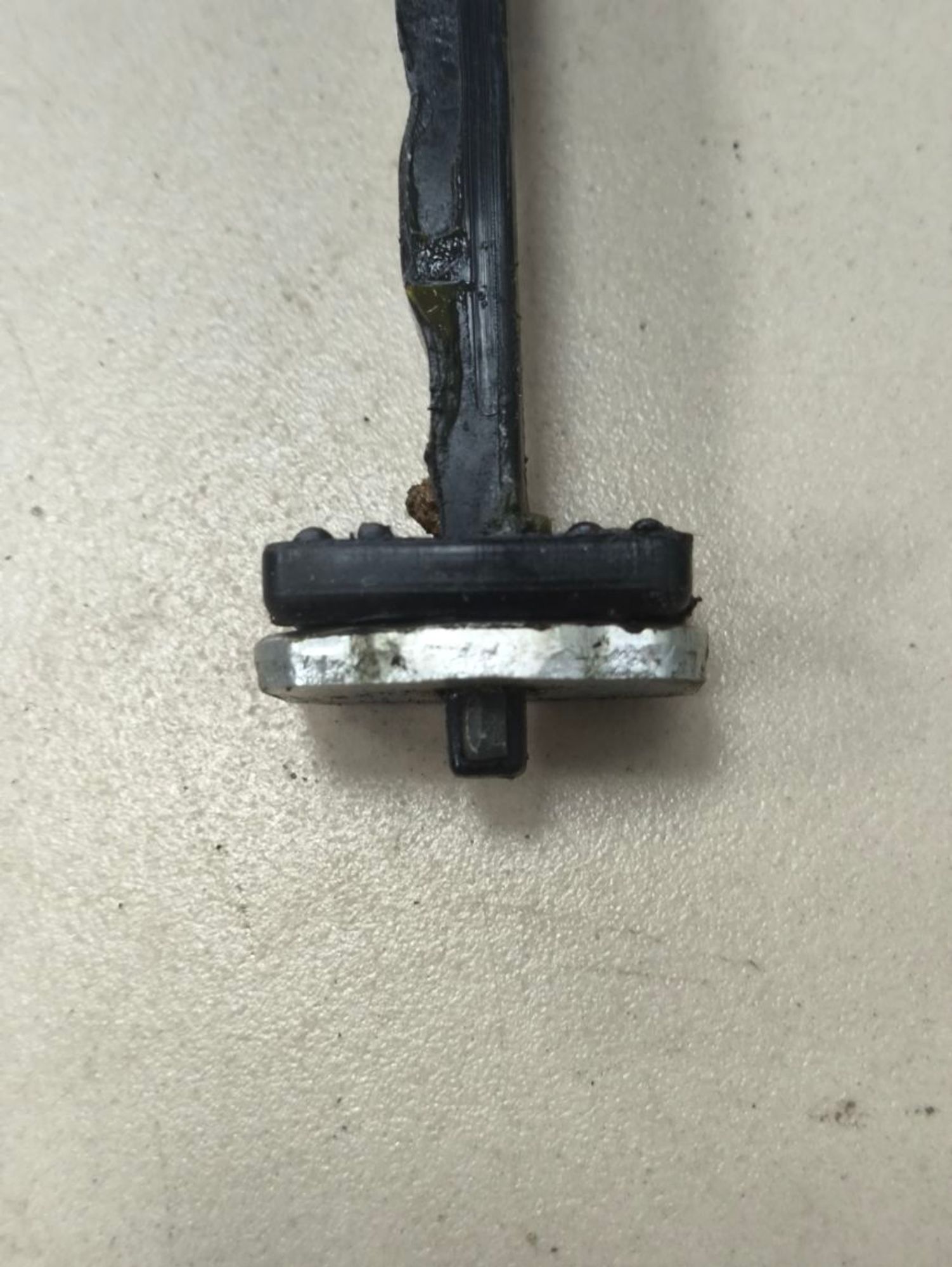 https://ycs.partsauto.market/partsauto-images/thmbs/userImages/a2d258a61cc08549ac0329b7373022c0/part/025f1b96-e723-4be3-abff-121d990edba4_1784901003419.jpg