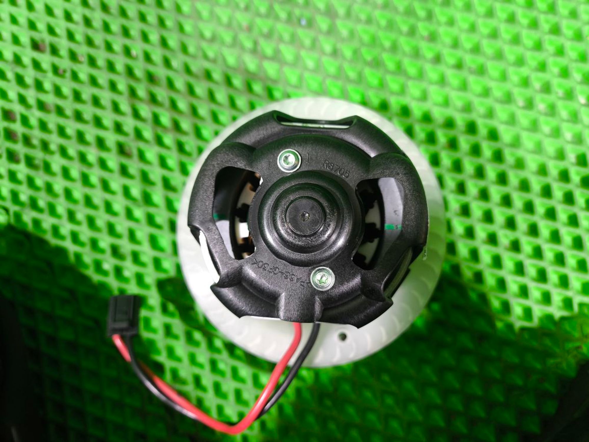 https://ycs.partsauto.market/partsauto-images/thmbs/userImages/a2d258a61cc08549ac0329b7373022c0/part/04530bf1-dae5-4aa3-a2ac-aa1e680954f8_1777975152766.jpg