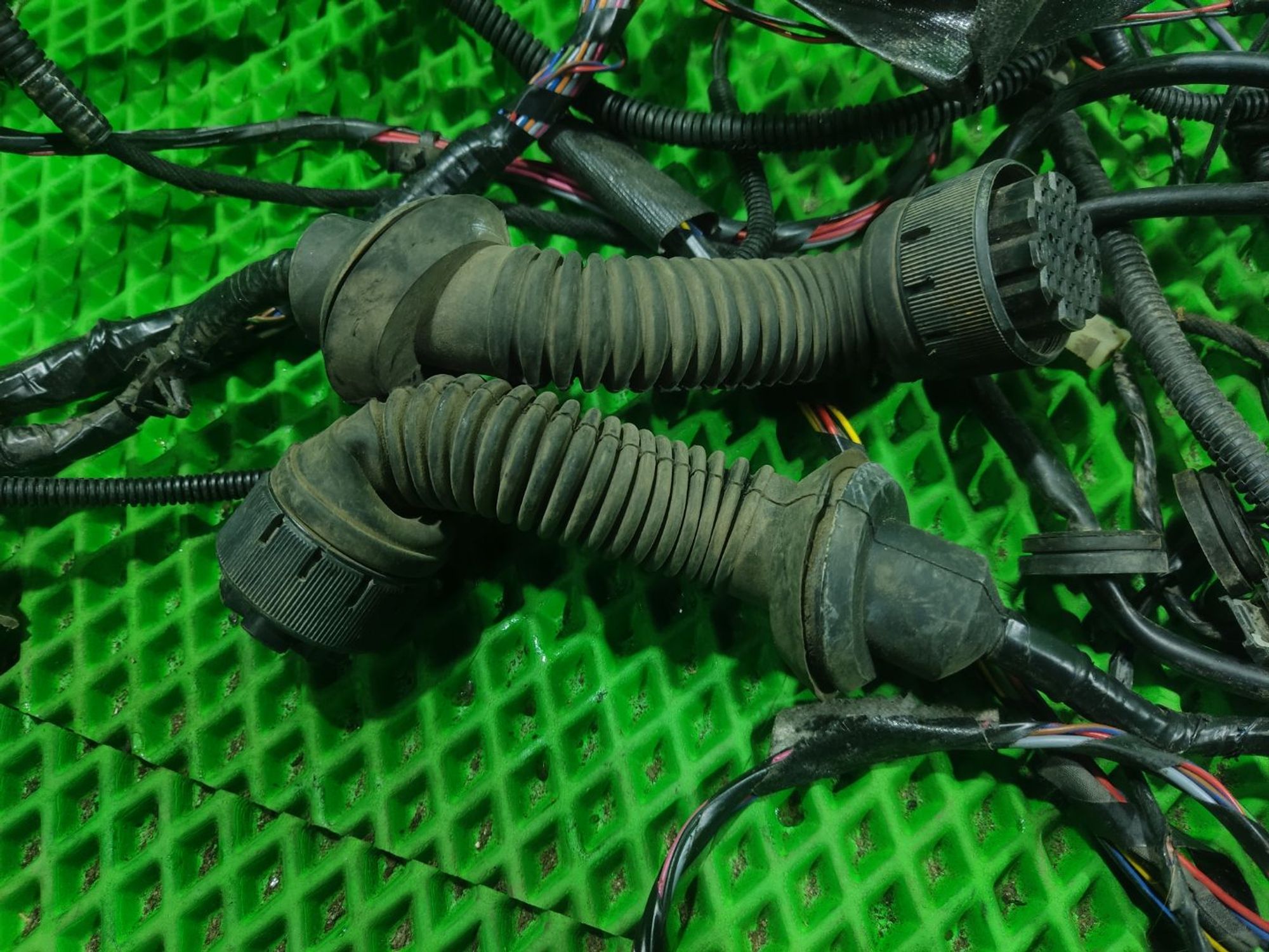 https://ycs.partsauto.market/partsauto-images/thmbs/userImages/a2d258a61cc08549ac0329b7373022c0/part/05614cf2-4ec2-4d46-a3ae-bf01ce05d265_1770638258773.jpg