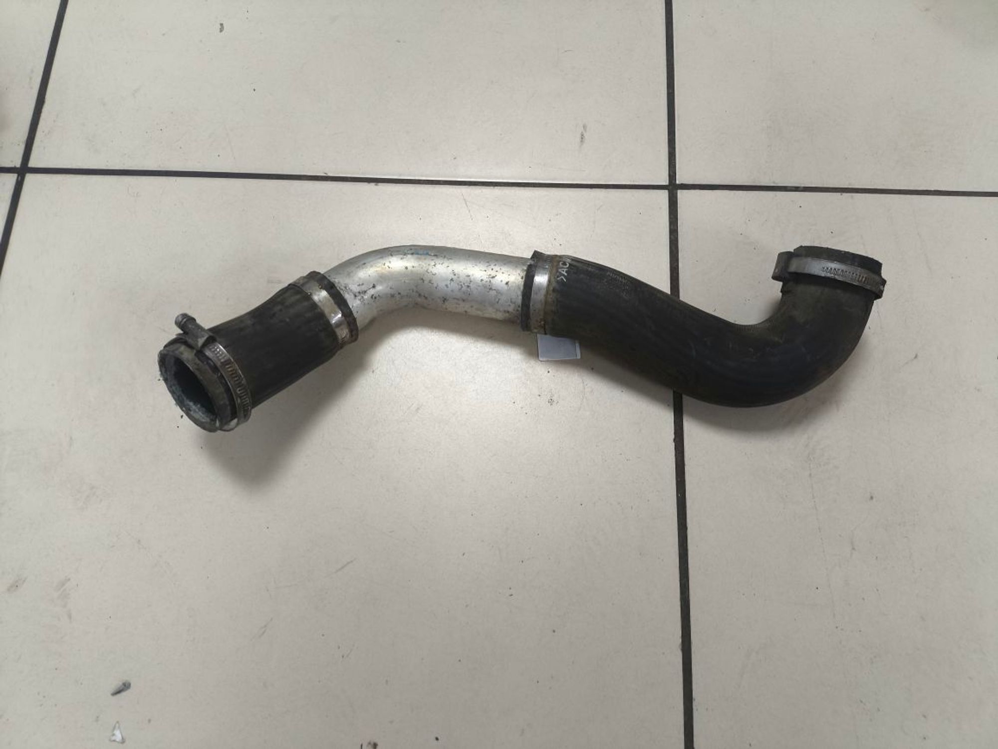 https://ycs.partsauto.market/partsauto-images/thmbs/userImages/a2d258a61cc08549ac0329b7373022c0/part/0870b60b-ffd7-46d4-b775-a93fe6e2160b_1786956329198.jpg