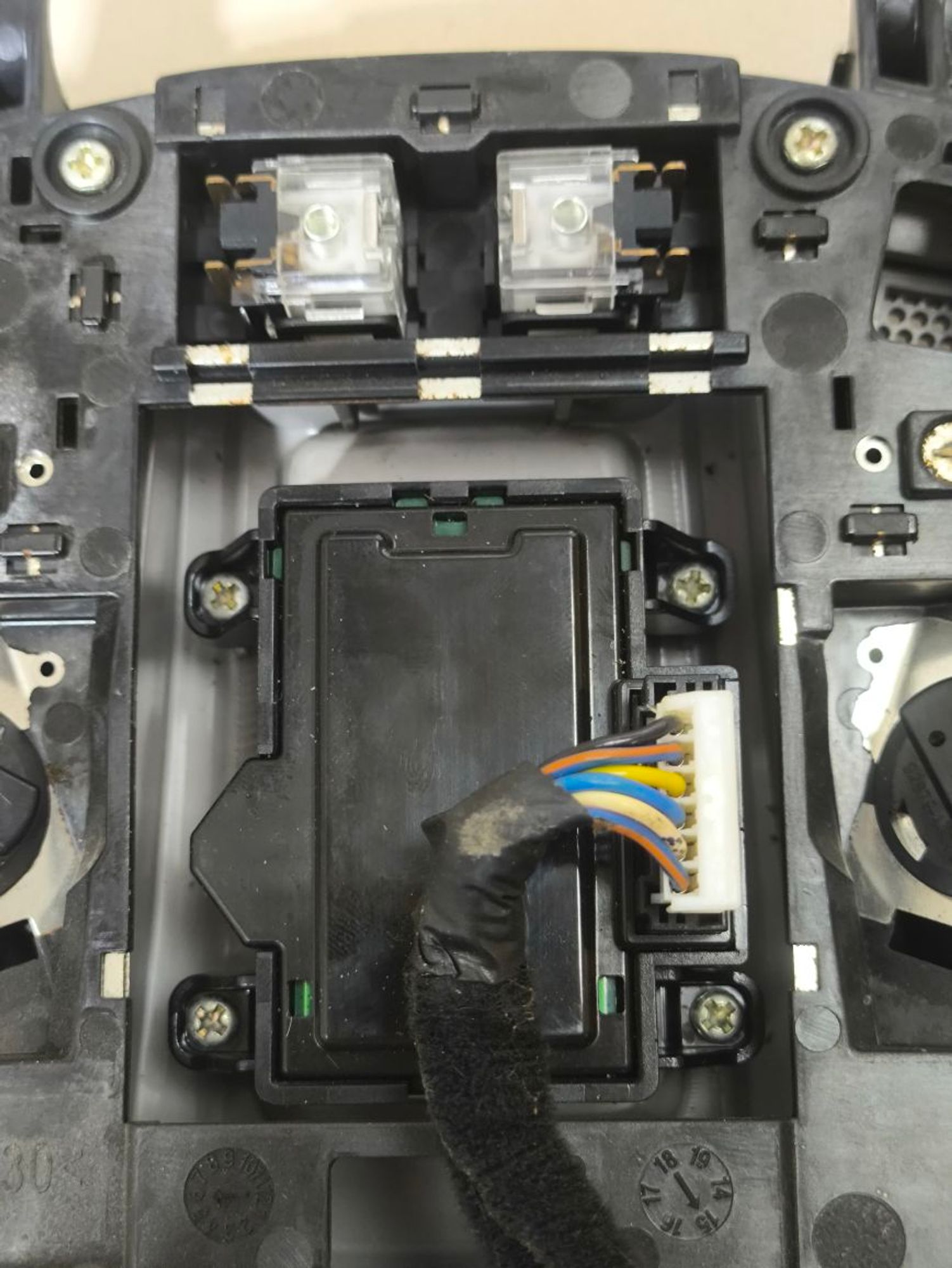 https://ycs.partsauto.market/partsauto-images/thmbs/userImages/a2d258a61cc08549ac0329b7373022c0/part/089ebda7-83ad-4c9b-9fed-f1493b82dabd_1783421729637.jpg
