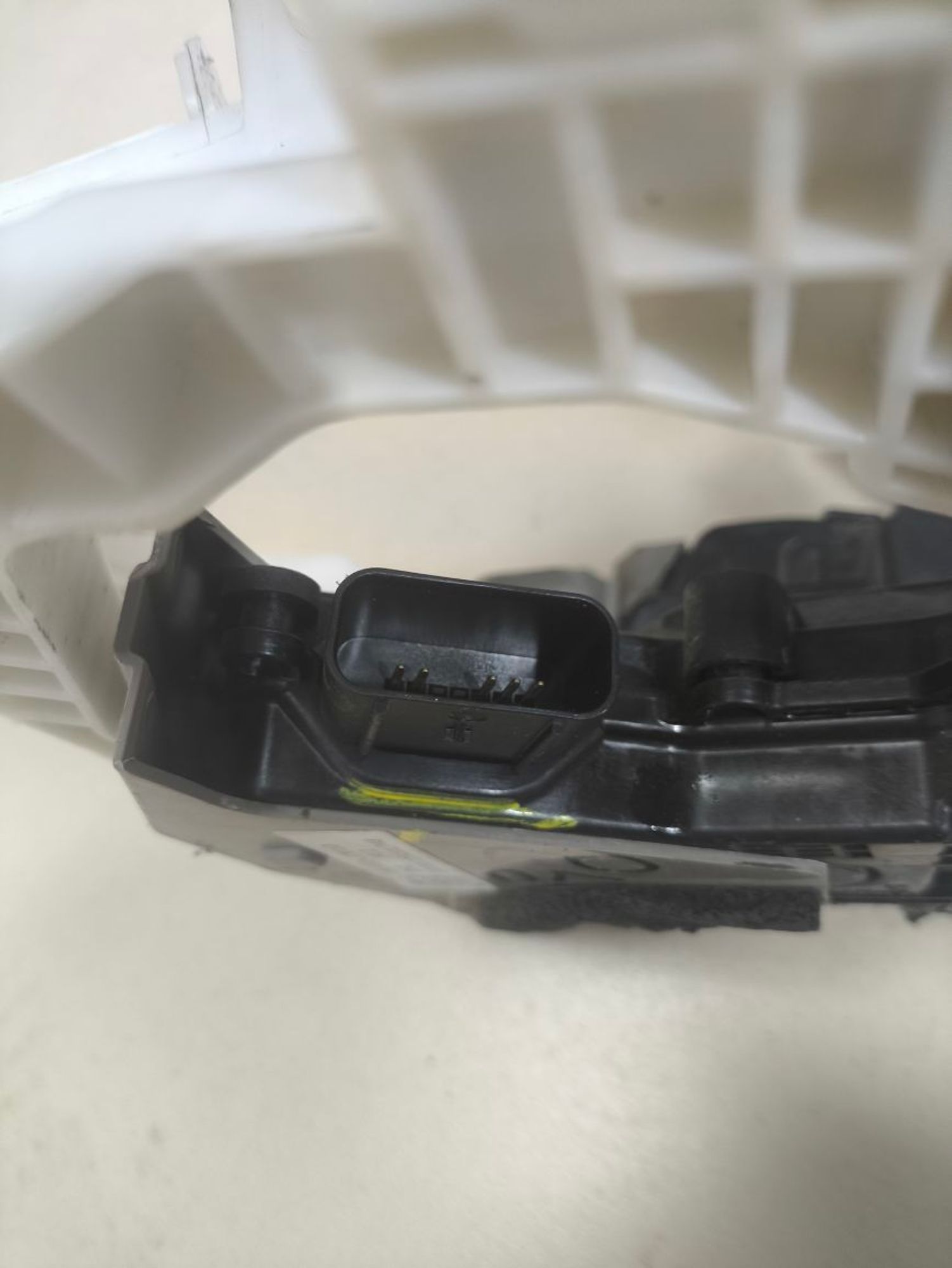 https://ycs.partsauto.market/partsauto-images/thmbs/userImages/a2d258a61cc08549ac0329b7373022c0/part/0ac646d1-834d-4347-9965-95d2d345bec2_1781087928101.jpg