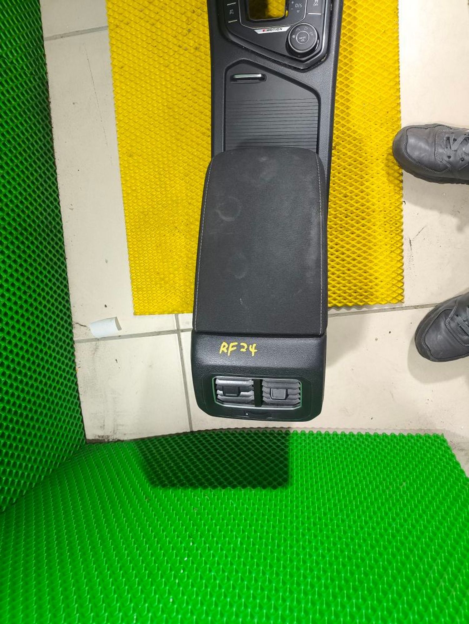 https://ycs.partsauto.market/partsauto-images/thmbs/userImages/a2d258a61cc08549ac0329b7373022c0/part/0ae30fb3-f747-4d6a-aff1-819565dd4636_1781606694070.jpg