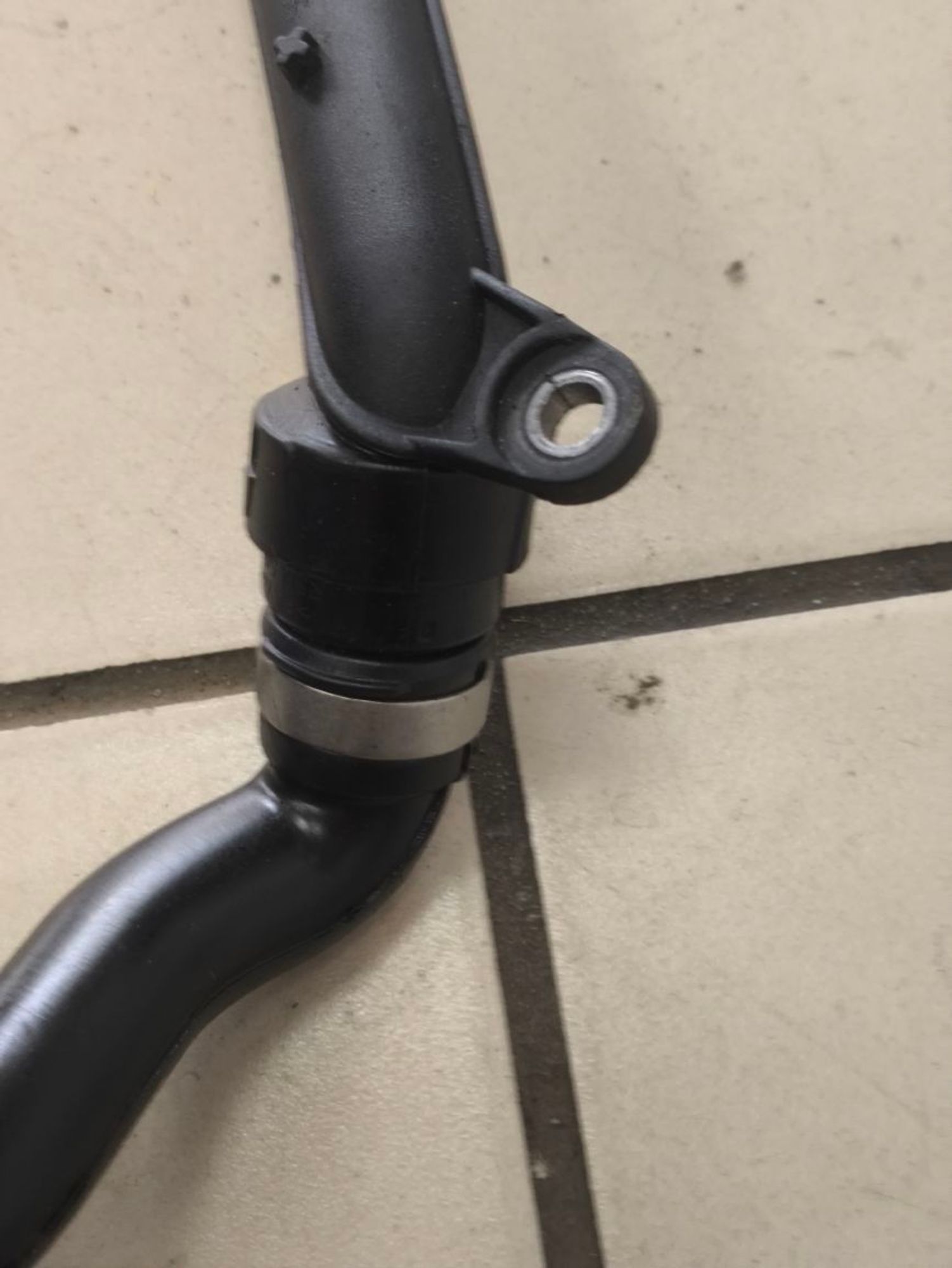 https://ycs.partsauto.market/partsauto-images/thmbs/userImages/a2d258a61cc08549ac0329b7373022c0/part/0b64fdb5-58b8-478c-92c2-a9e2c5888f87_1784797630083.jpg