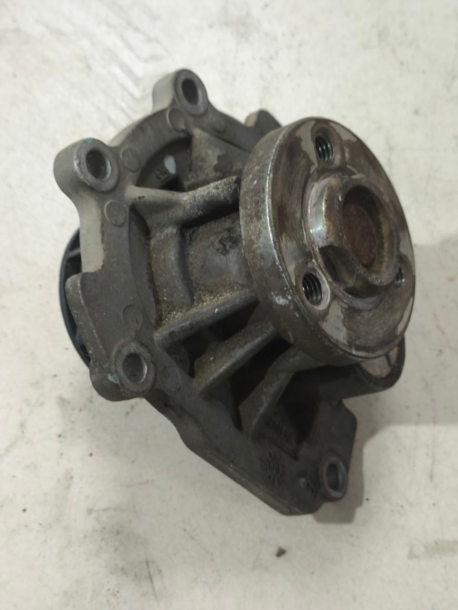 https://ycs.partsauto.market/partsauto-images/thmbs/userImages/a2d258a61cc08549ac0329b7373022c0/part/0c4de2ae-8812-474d-9d74-455edacbf53e_1782380764207.jpg