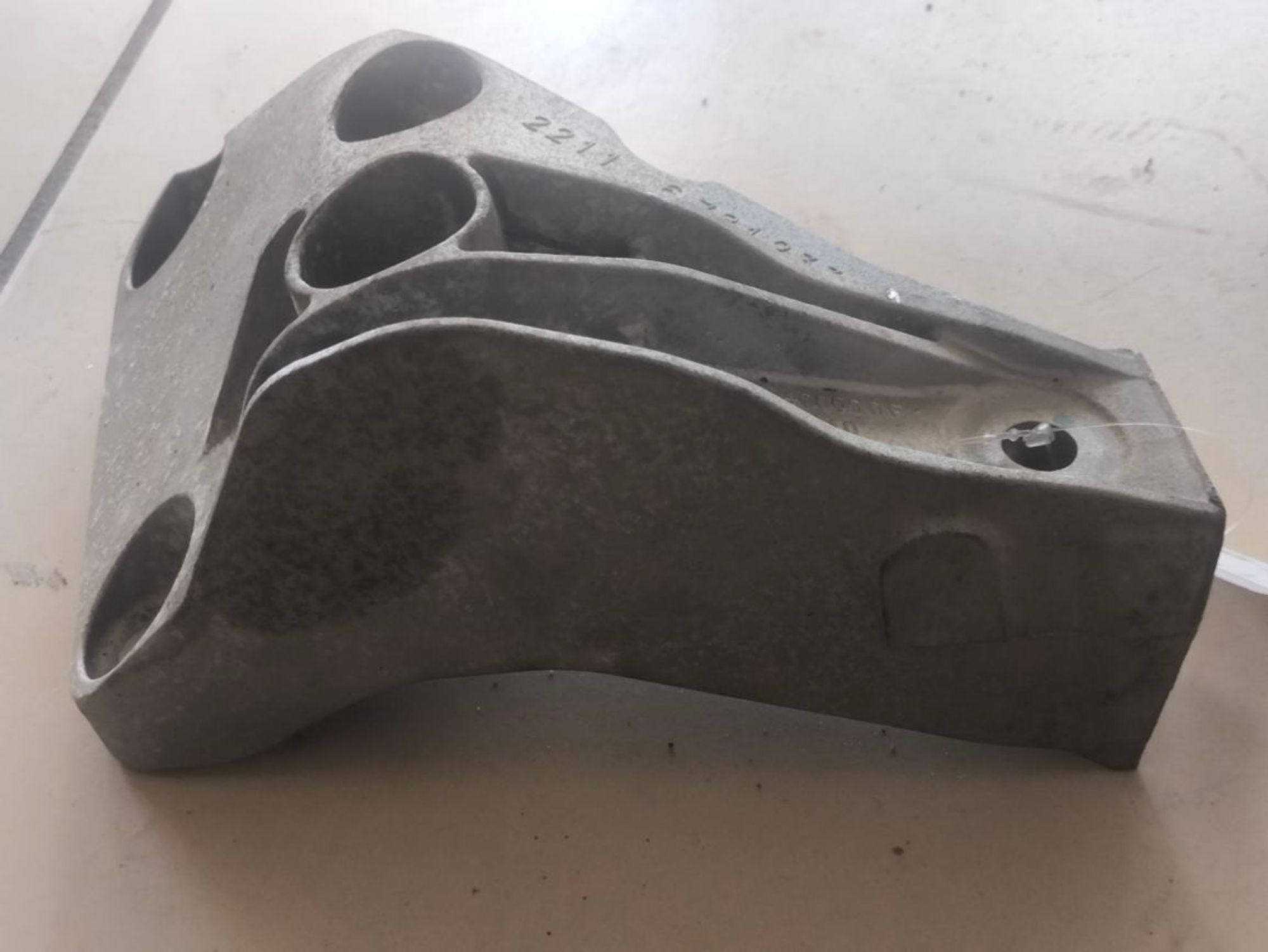 https://ycs.partsauto.market/partsauto-images/thmbs/userImages/a2d258a61cc08549ac0329b7373022c0/part/0e5ee295-ffb8-42eb-a122-000cf6263e84_1786007684018.jpg