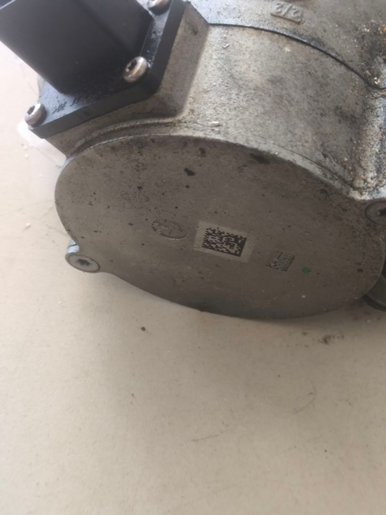 https://ycs.partsauto.market/partsauto-images/thmbs/userImages/a2d258a61cc08549ac0329b7373022c0/part/0ebfb96b-95f8-40b3-a175-5a85a10fd69b_1786005420339.jpg